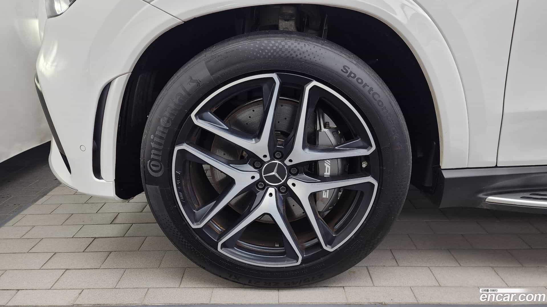 GLE-Class Mercedes-Benz 2023.7-OUTER-005