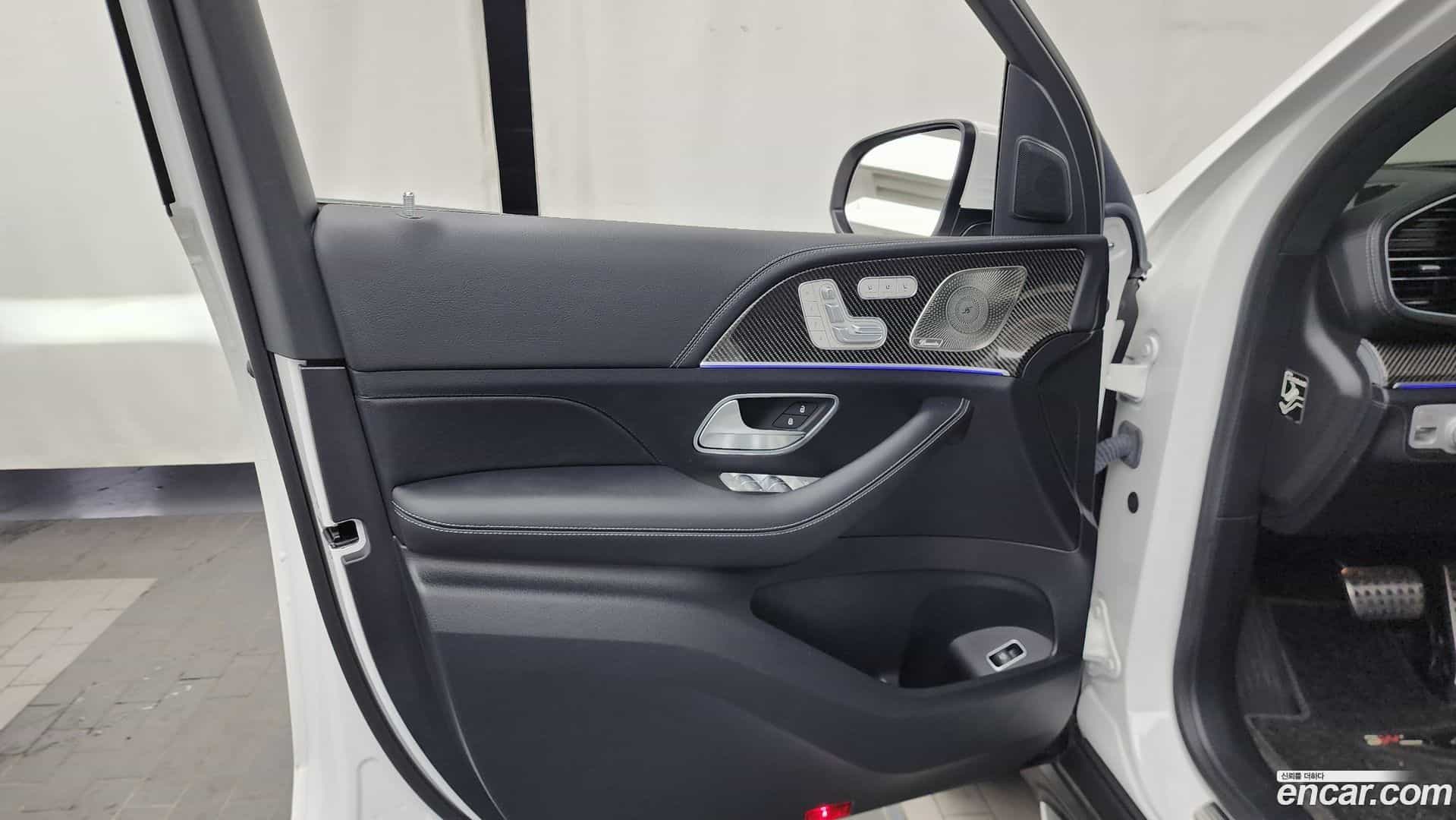 GLE-Class Mercedes-Benz 2023.7-INNER-034