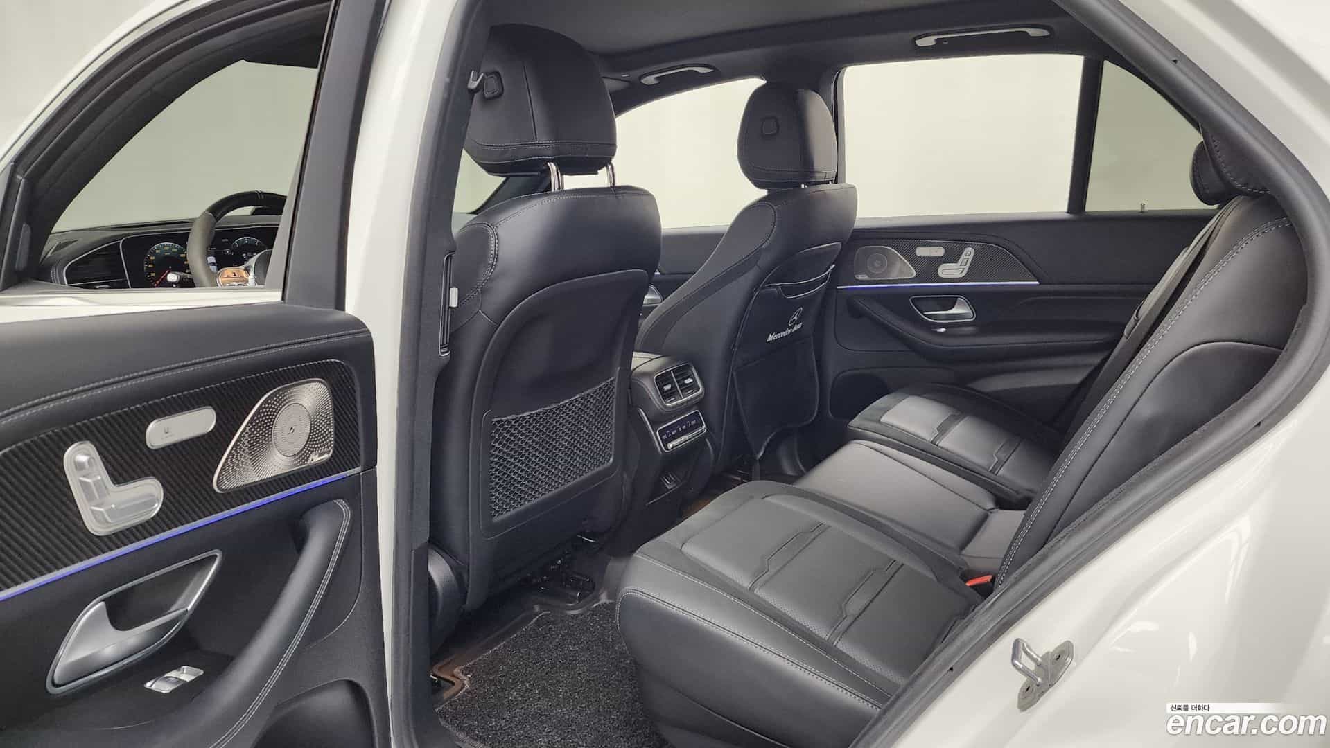 GLE-Class Mercedes-Benz 2023.7-INNER-036