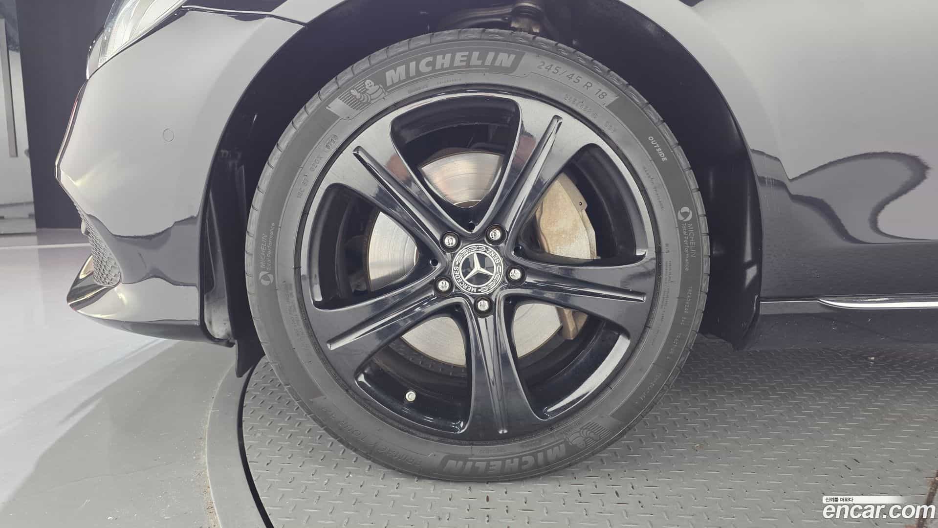 E-Class Mercedes-Benz 2019.7-OUTER-005