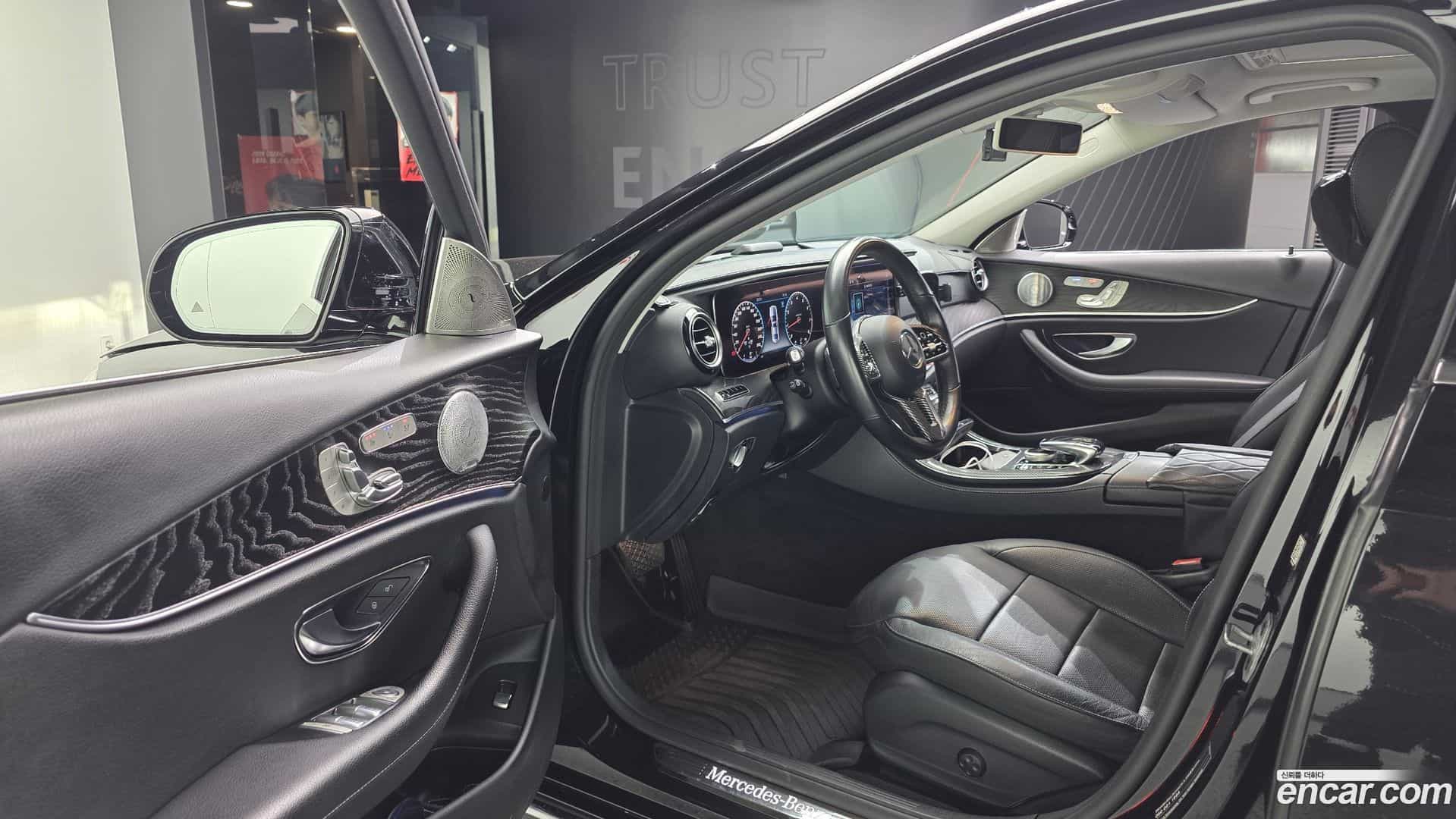E-Class Mercedes-Benz 2019.7-INNER-010