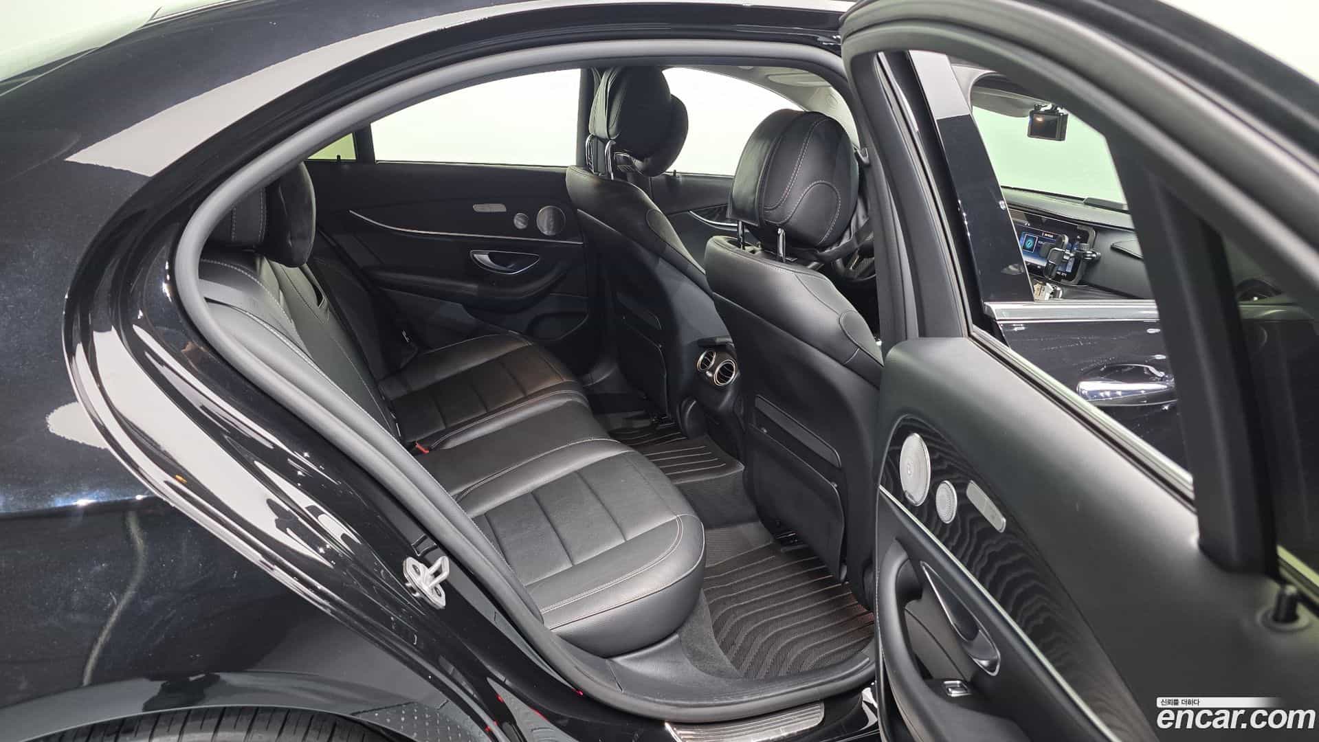 E-Class Mercedes-Benz 2019.7-OPTION-016