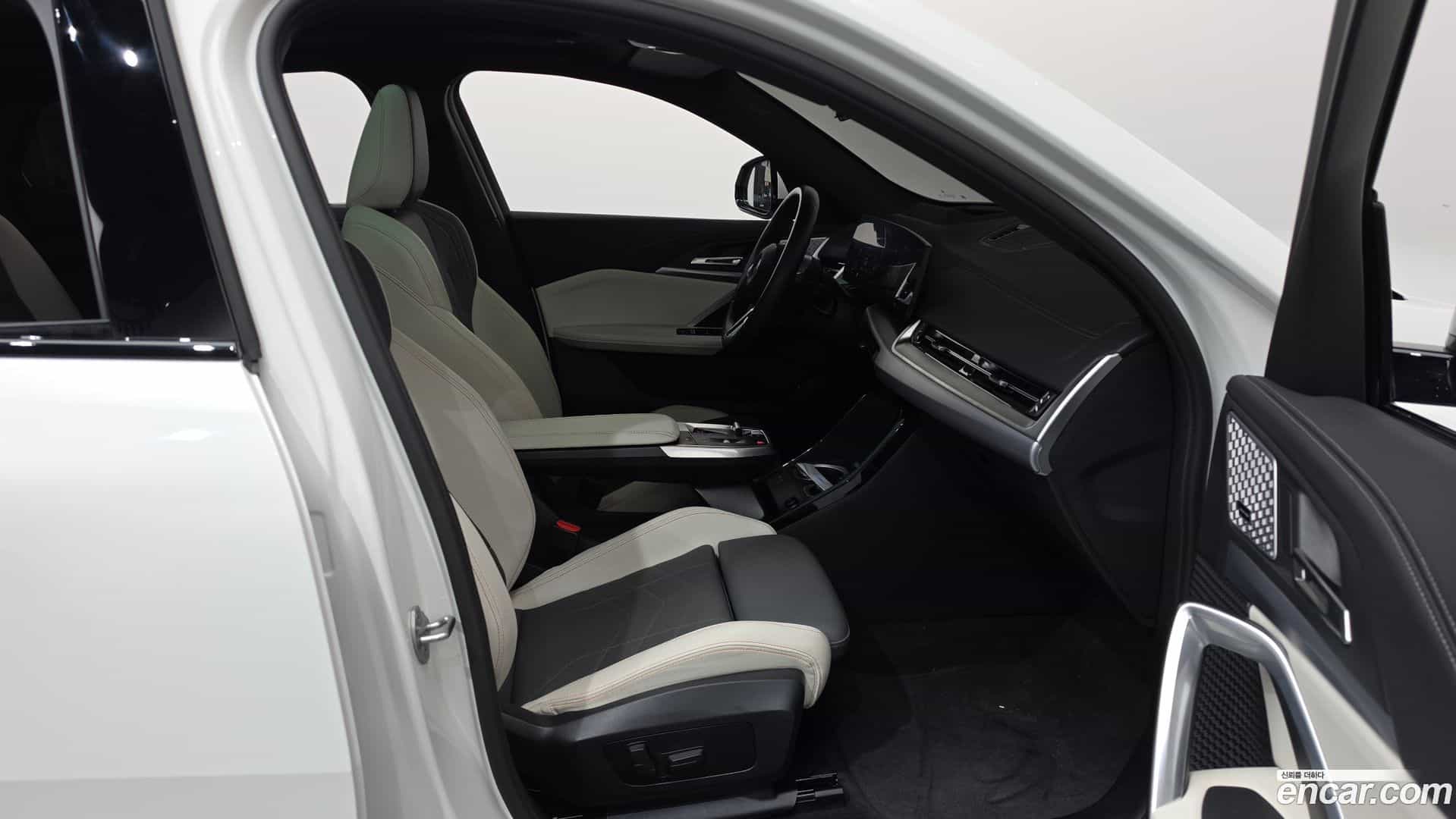 X2 (F39) BMW 2024.8-INNER-036