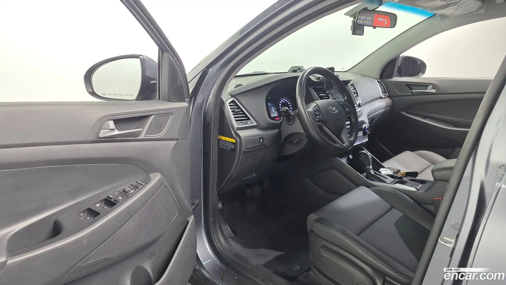 Tucson Hyundai 2017.5-INNER-010