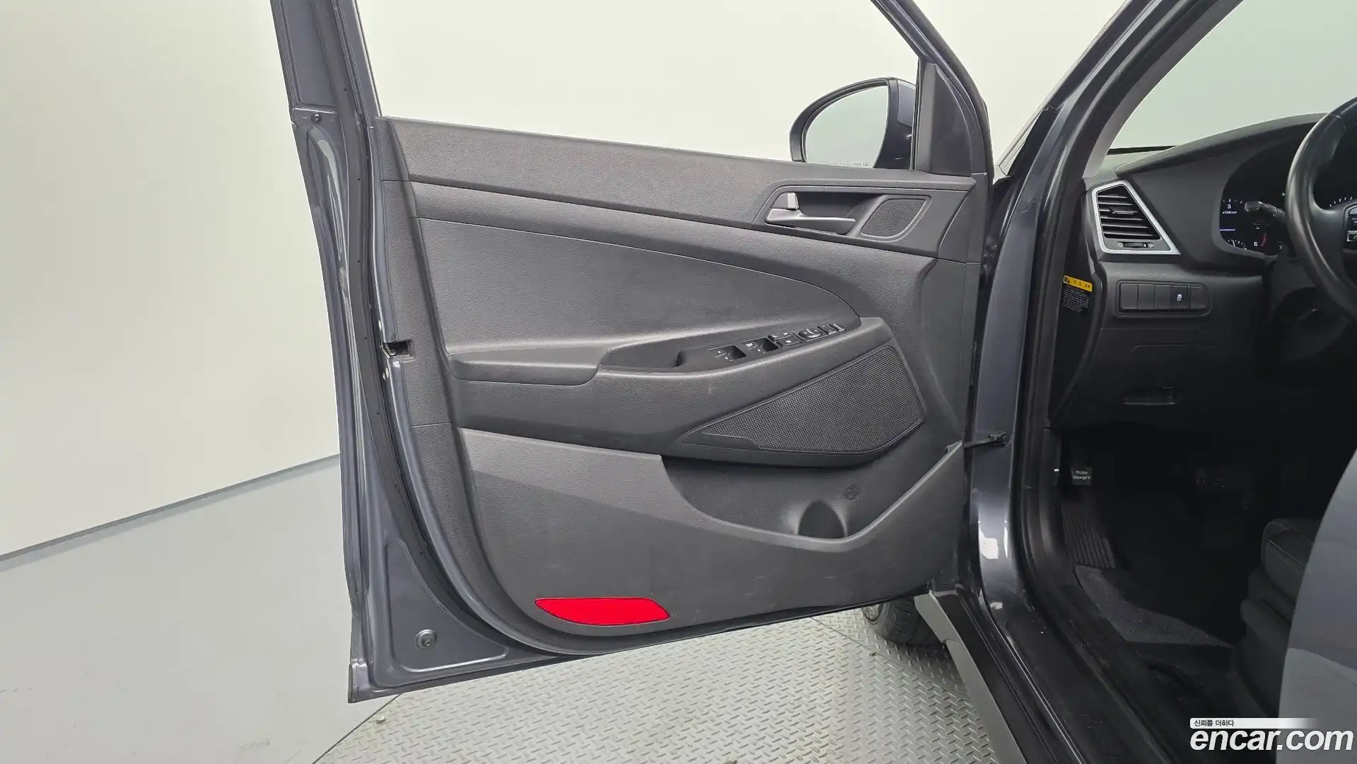 Tucson Hyundai 2017.5-INNER-034