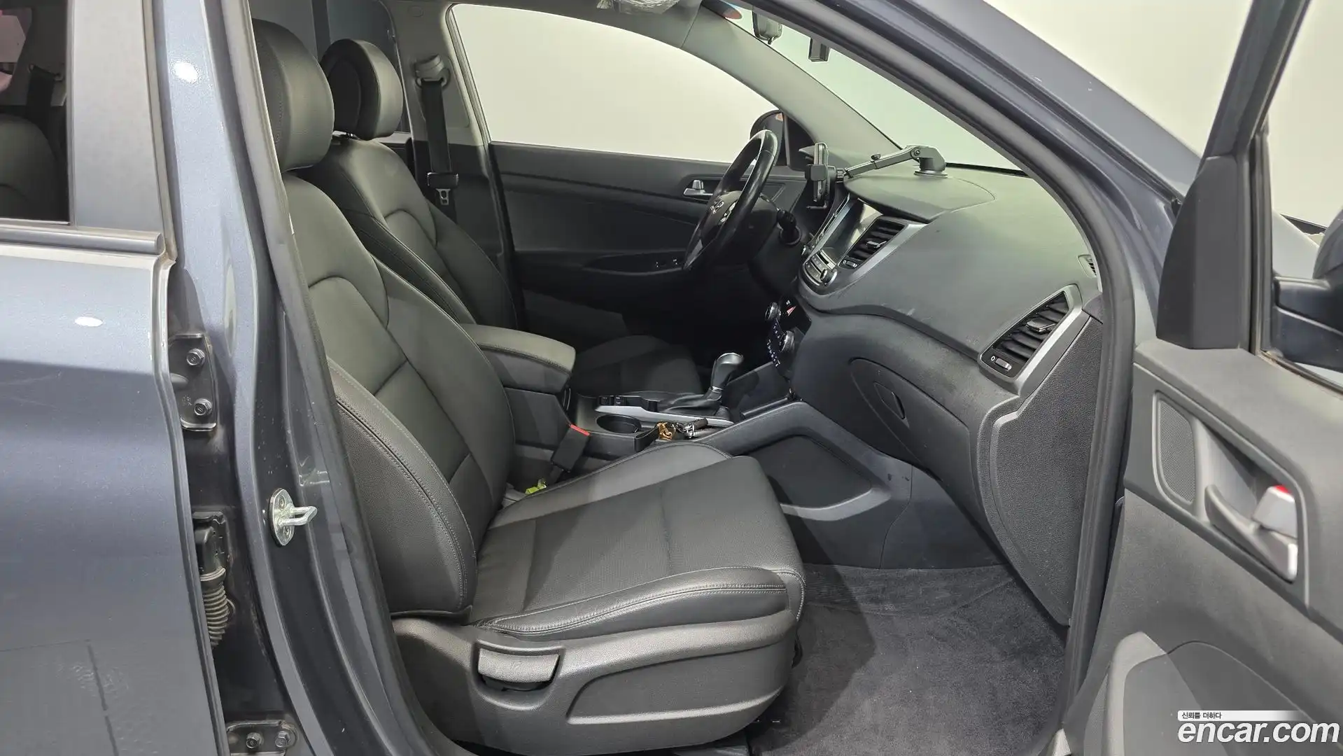 Tucson Hyundai 2017.5-INNER-036