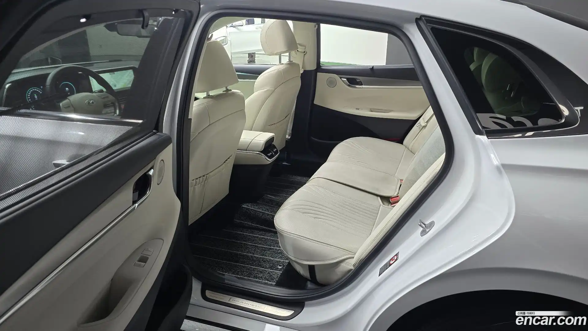 Grandeur Hyundai 2022.11-OPTION-015
