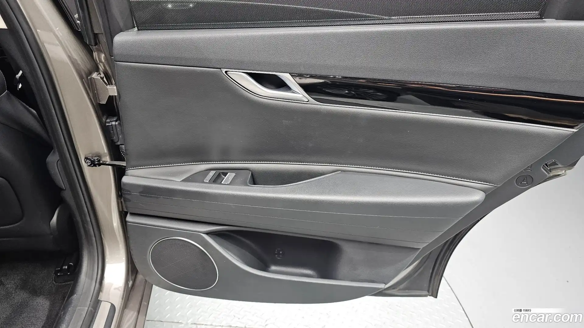 G80 Genesis 2021.4-INNER-035