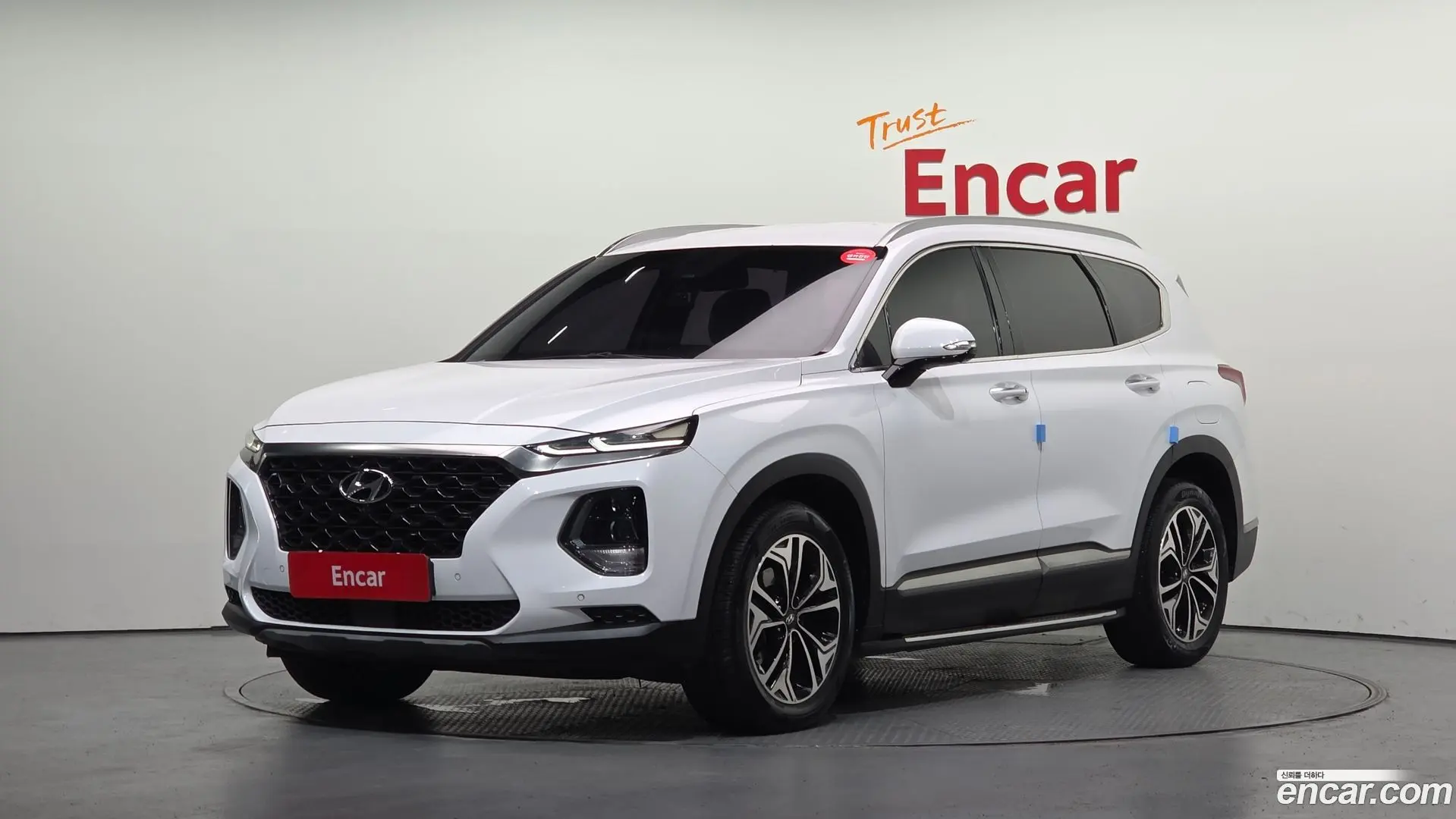 Main__Slider__Photo:Santafe Hyundai 2018.5-0