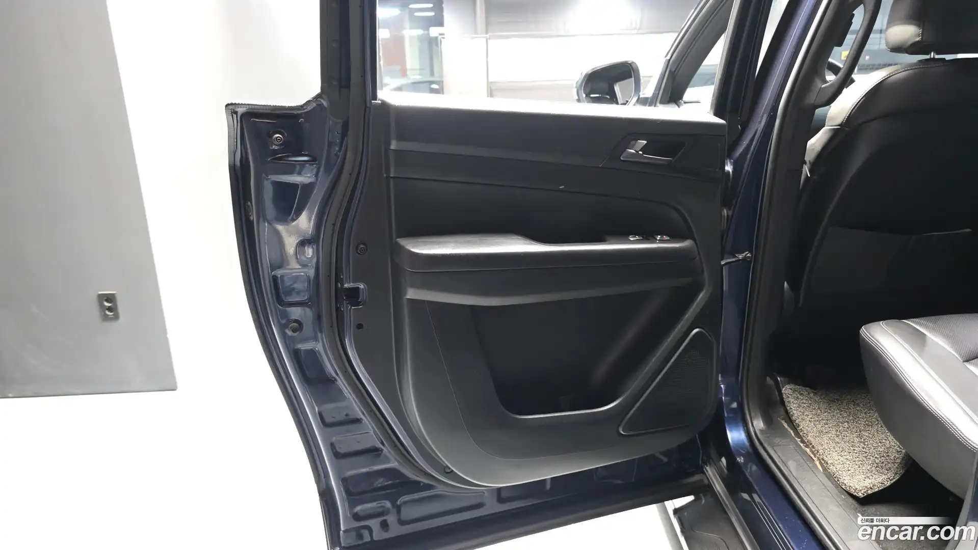 Rexton KG Mobility 2020.2-INNER-035
