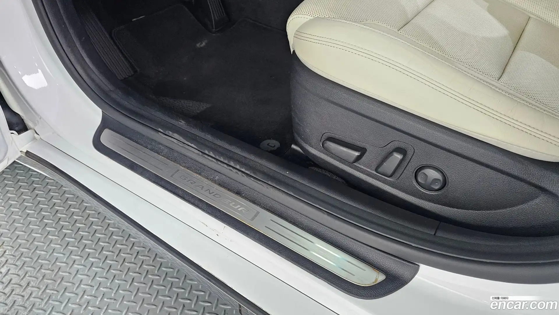 Grandeur Hyundai 2022.4-OPTION-042