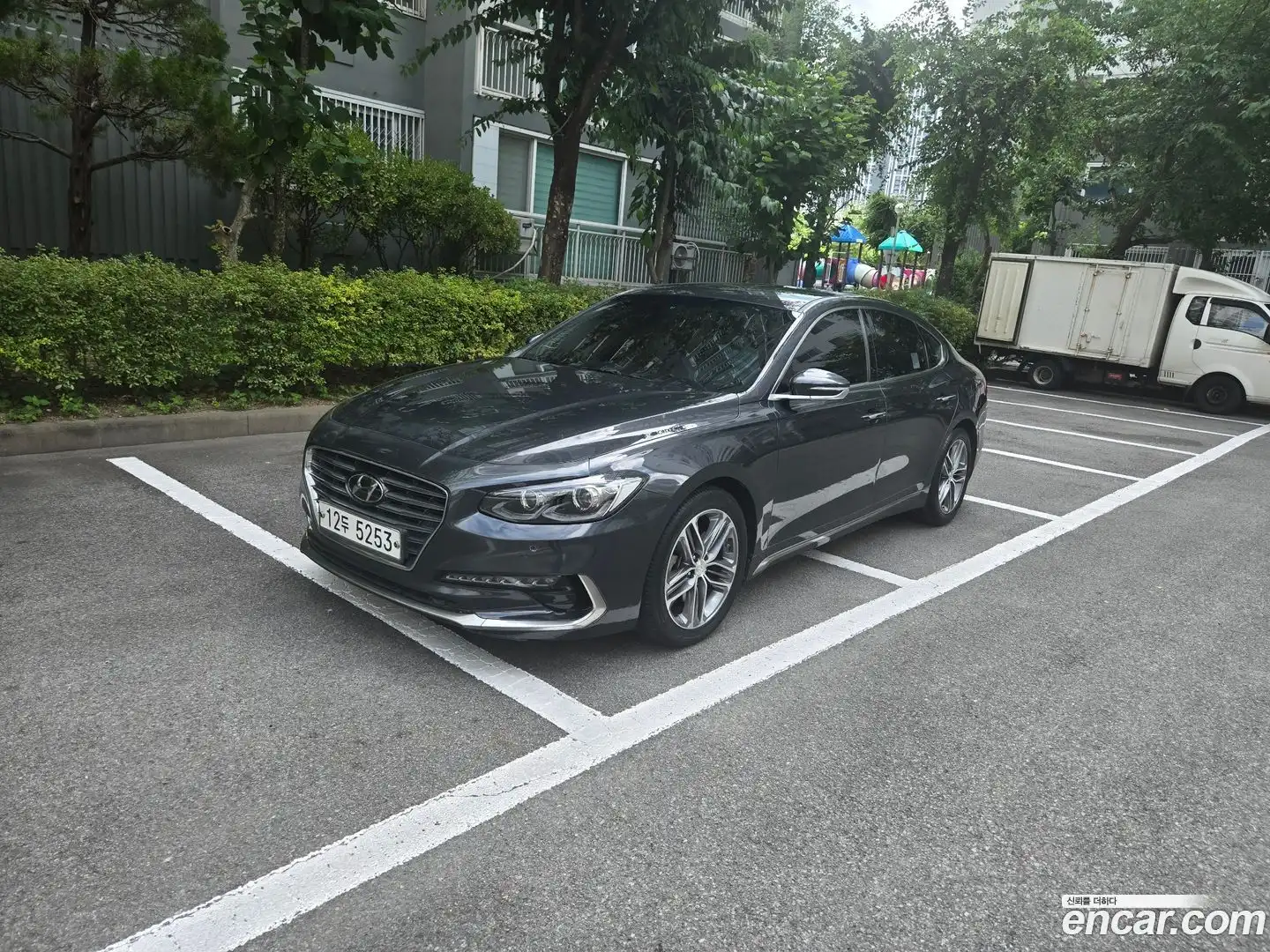 Grandeur Hyundai 2017.1-OUTER-002