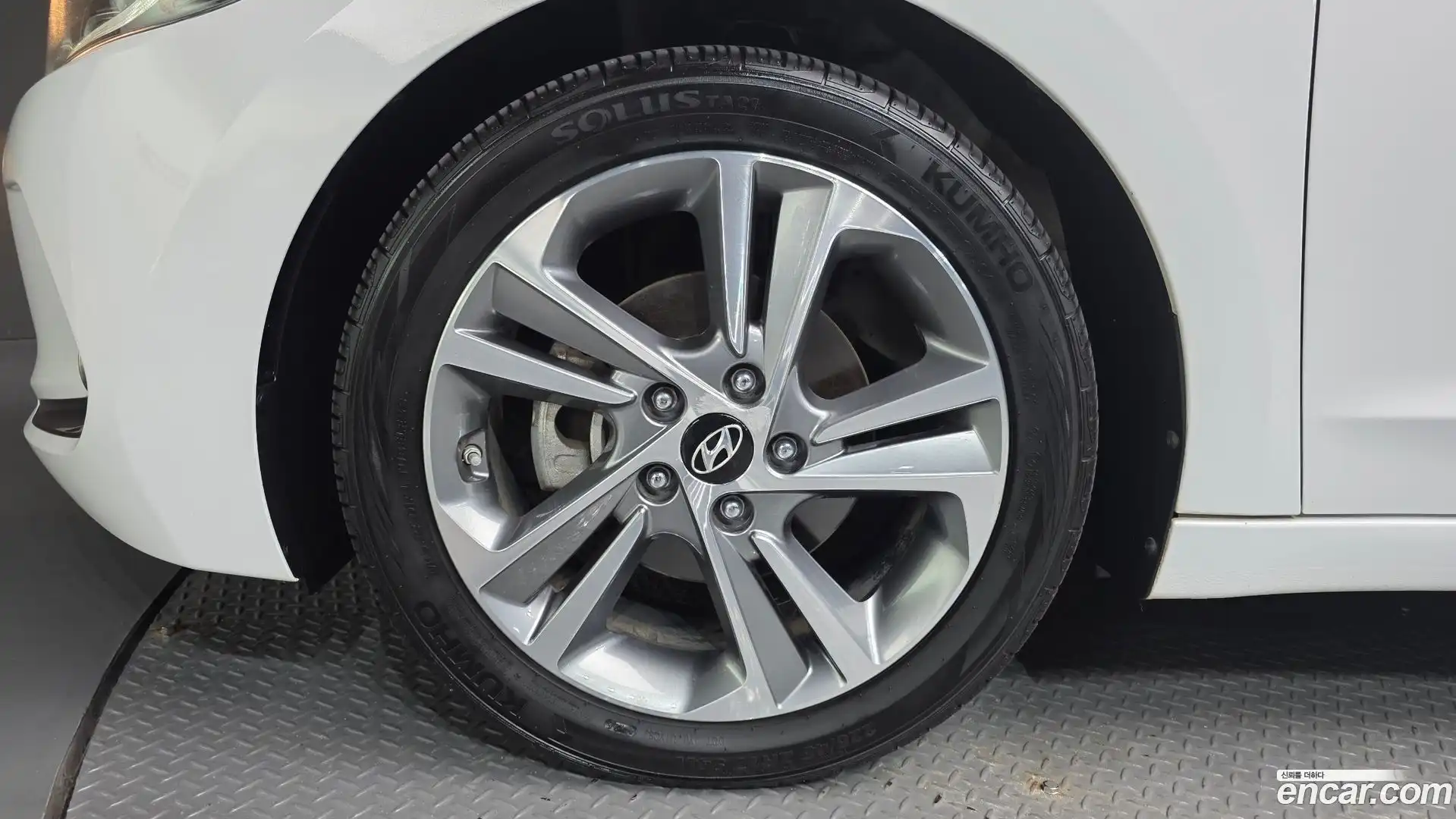 AVANTE Hyundai 2015.11-OUTER-005