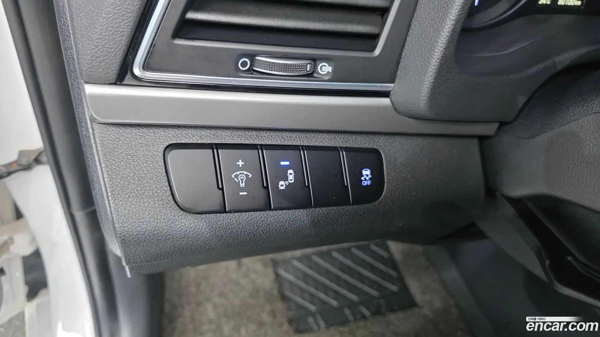 AVANTE Hyundai 2015.11-OPTION-015
