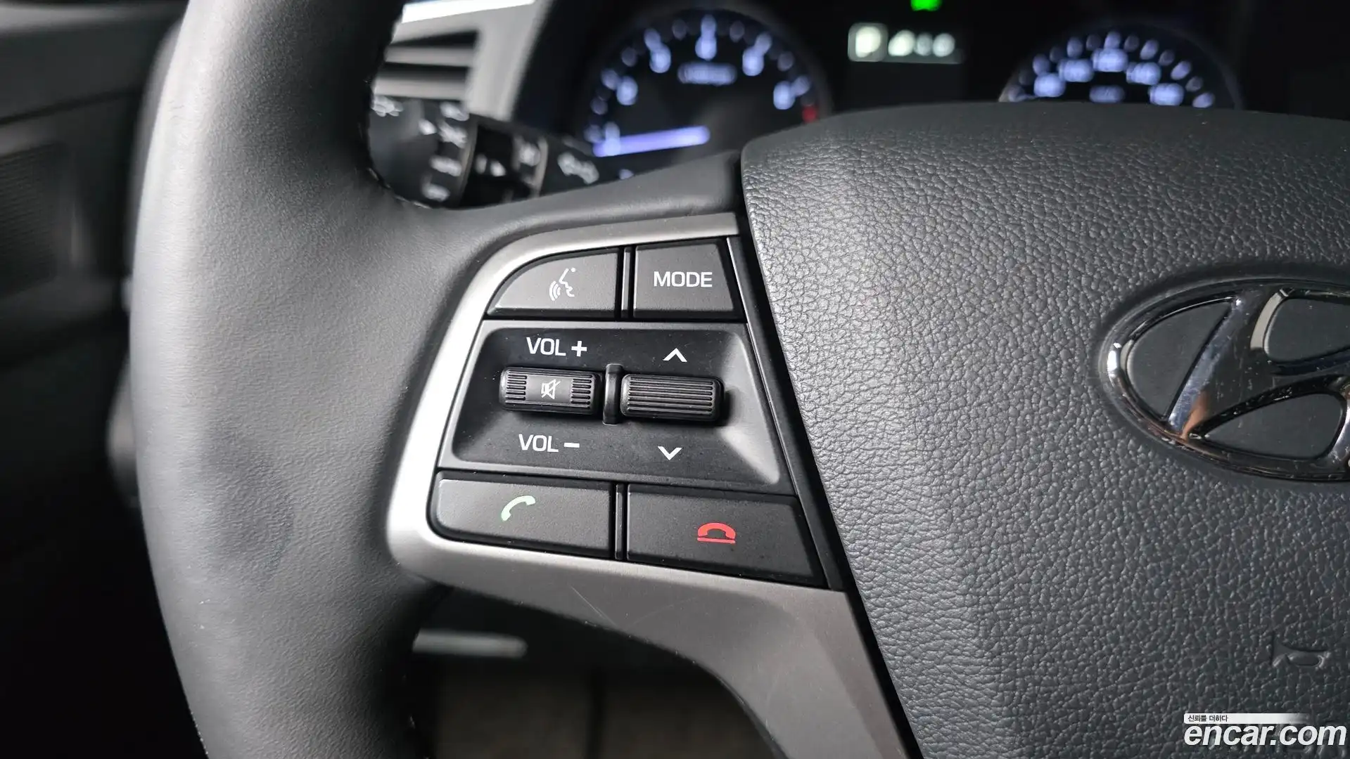 AVANTE Hyundai 2015.11-OPTION-017