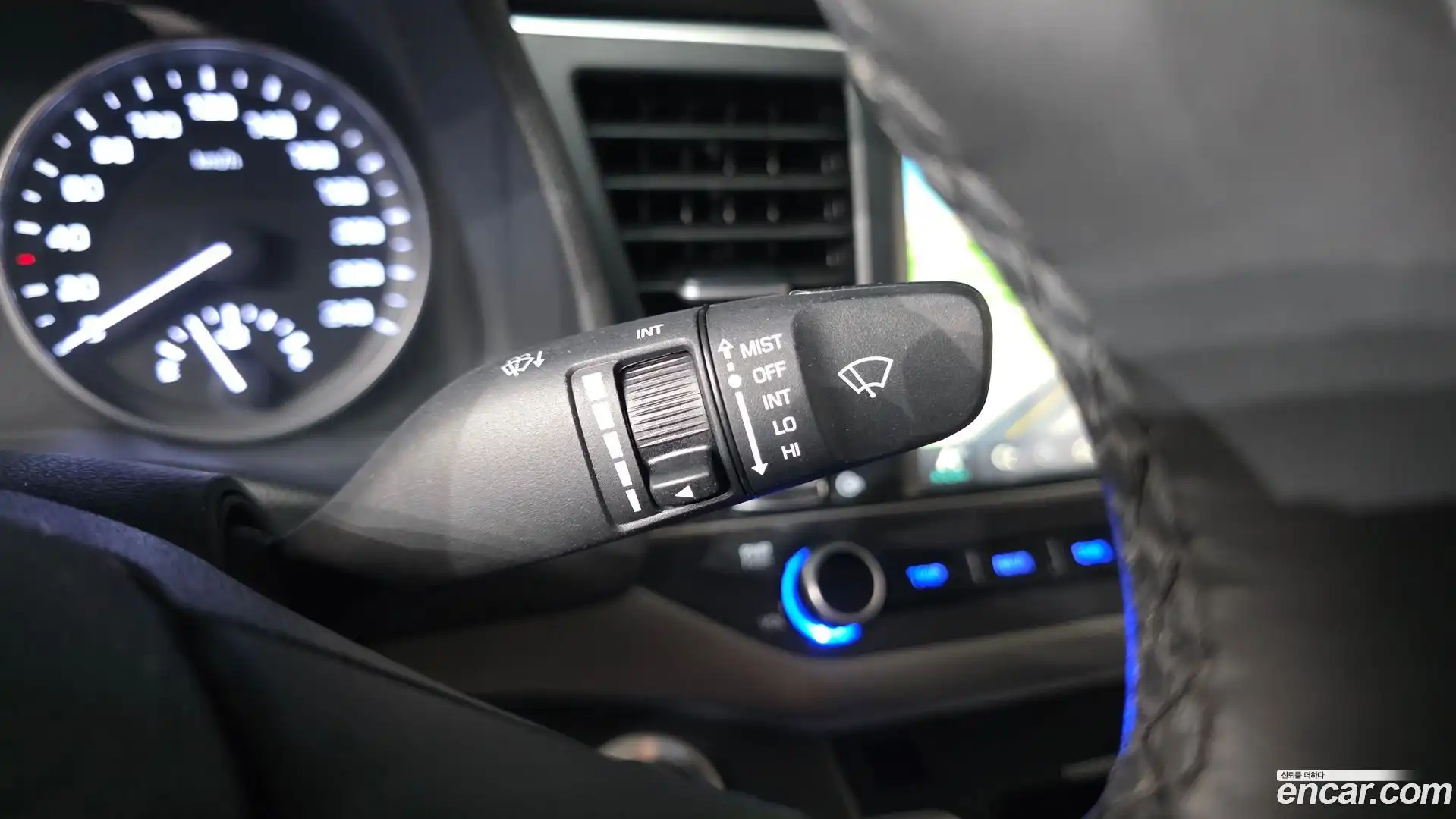 AVANTE Hyundai 2015.11-OPTION-019