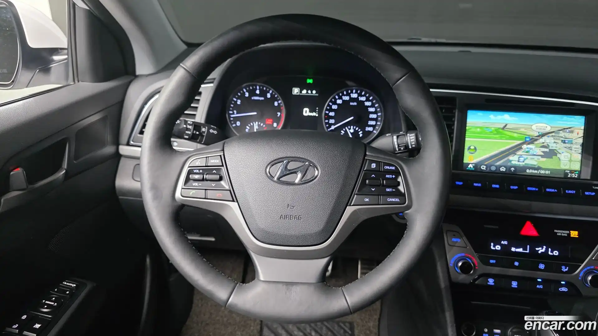 AVANTE Hyundai 2015.11-OPTION-020
