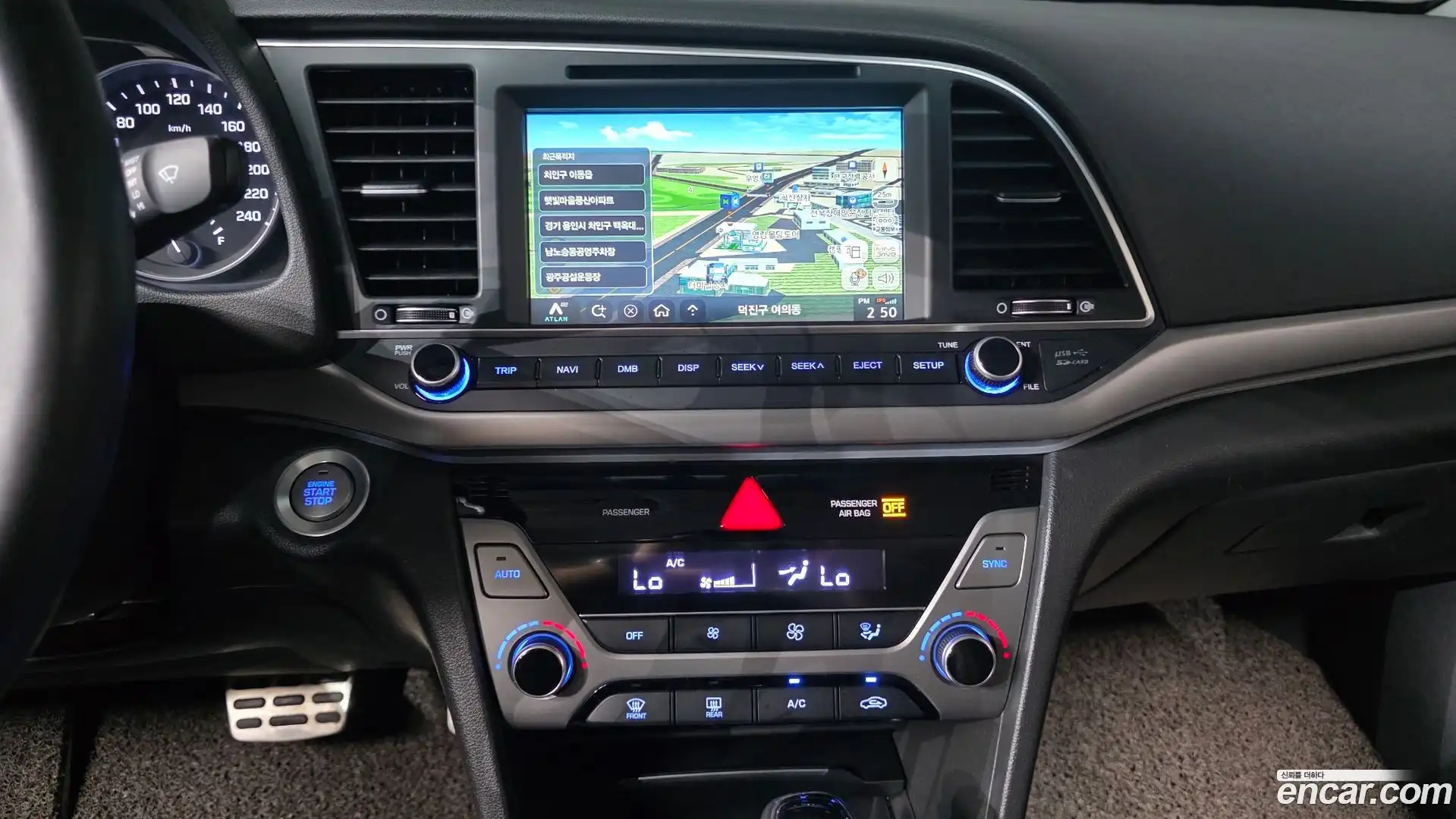 AVANTE Hyundai 2015.11-OPTION-021