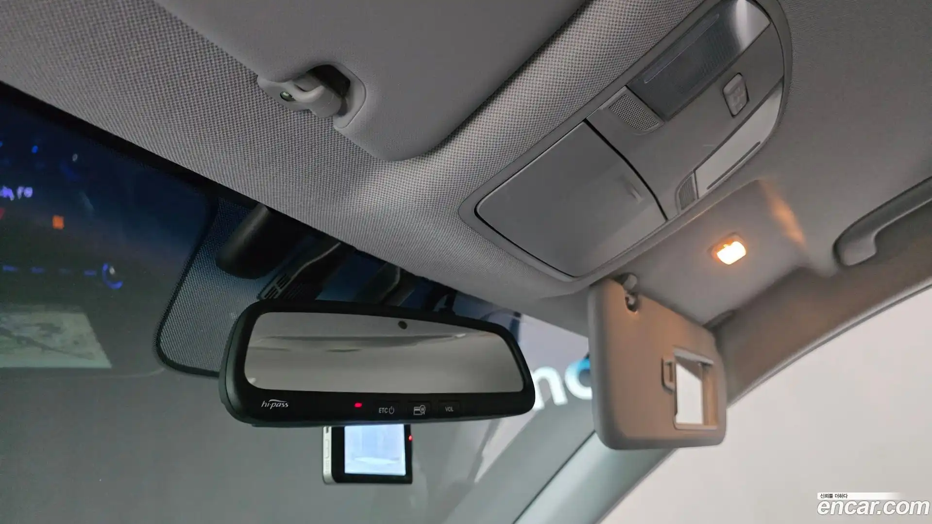 AVANTE Hyundai 2015.11-OPTION-023