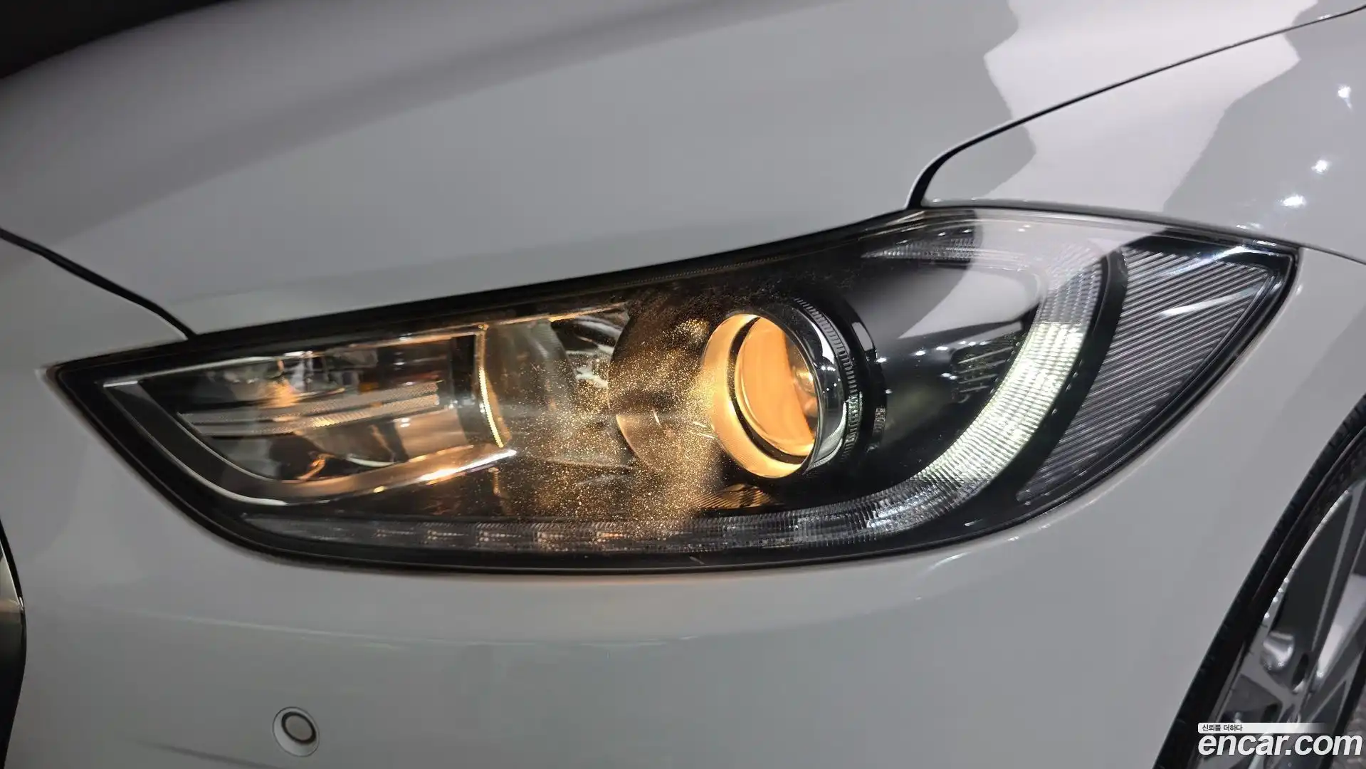 AVANTE Hyundai 2015.11-OUTER-032