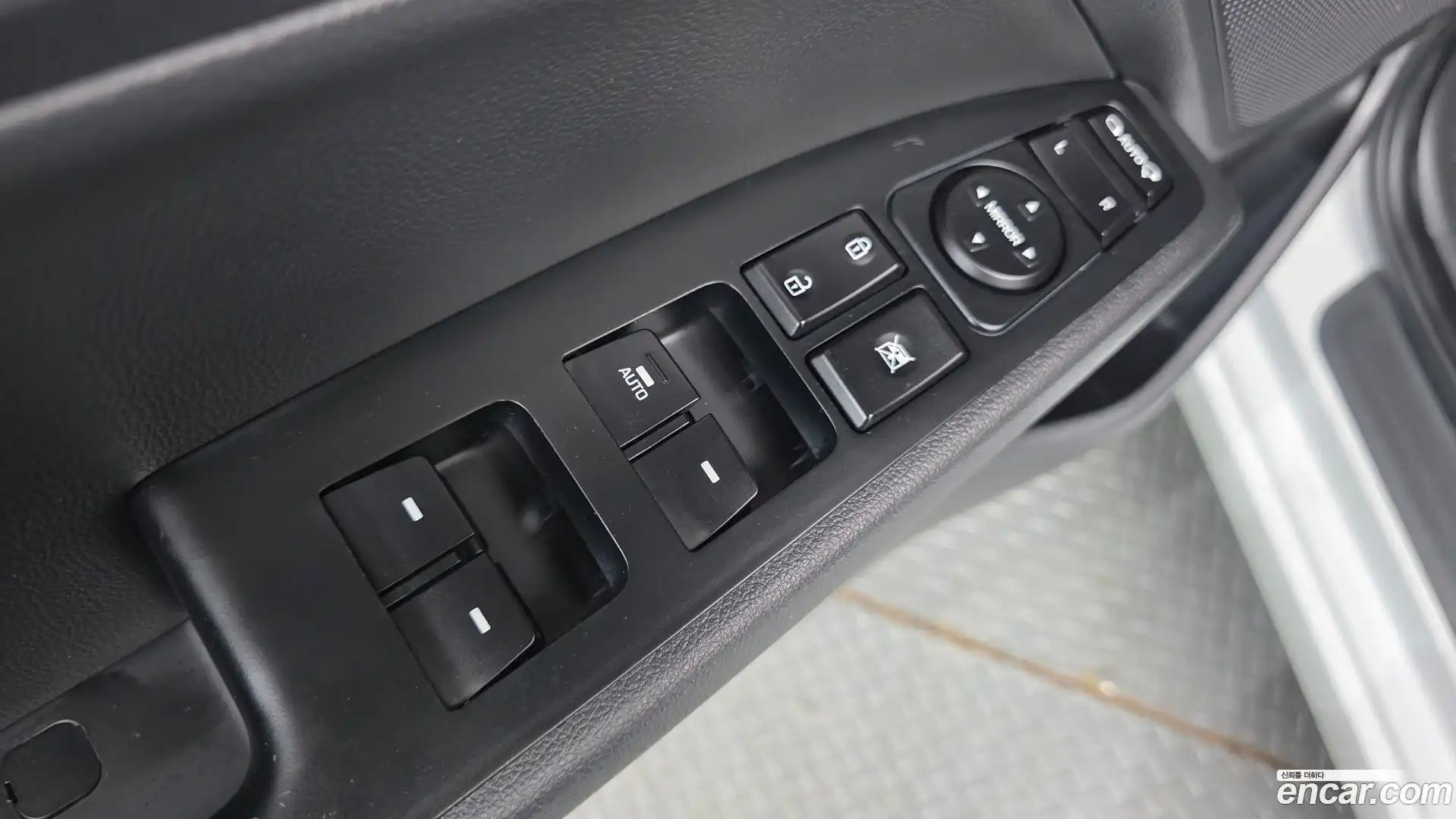 AVANTE Hyundai 2015.11-INNER-036