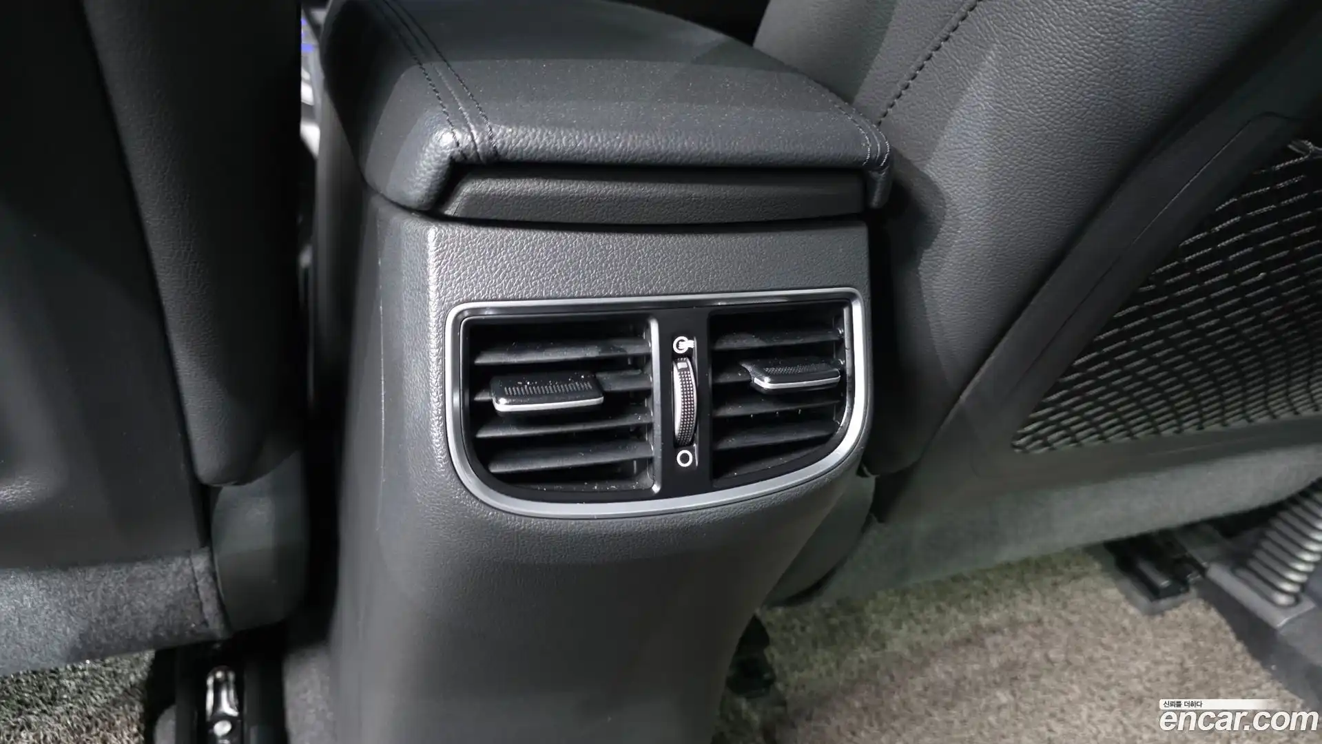 AVANTE Hyundai 2015.11-OPTION-042