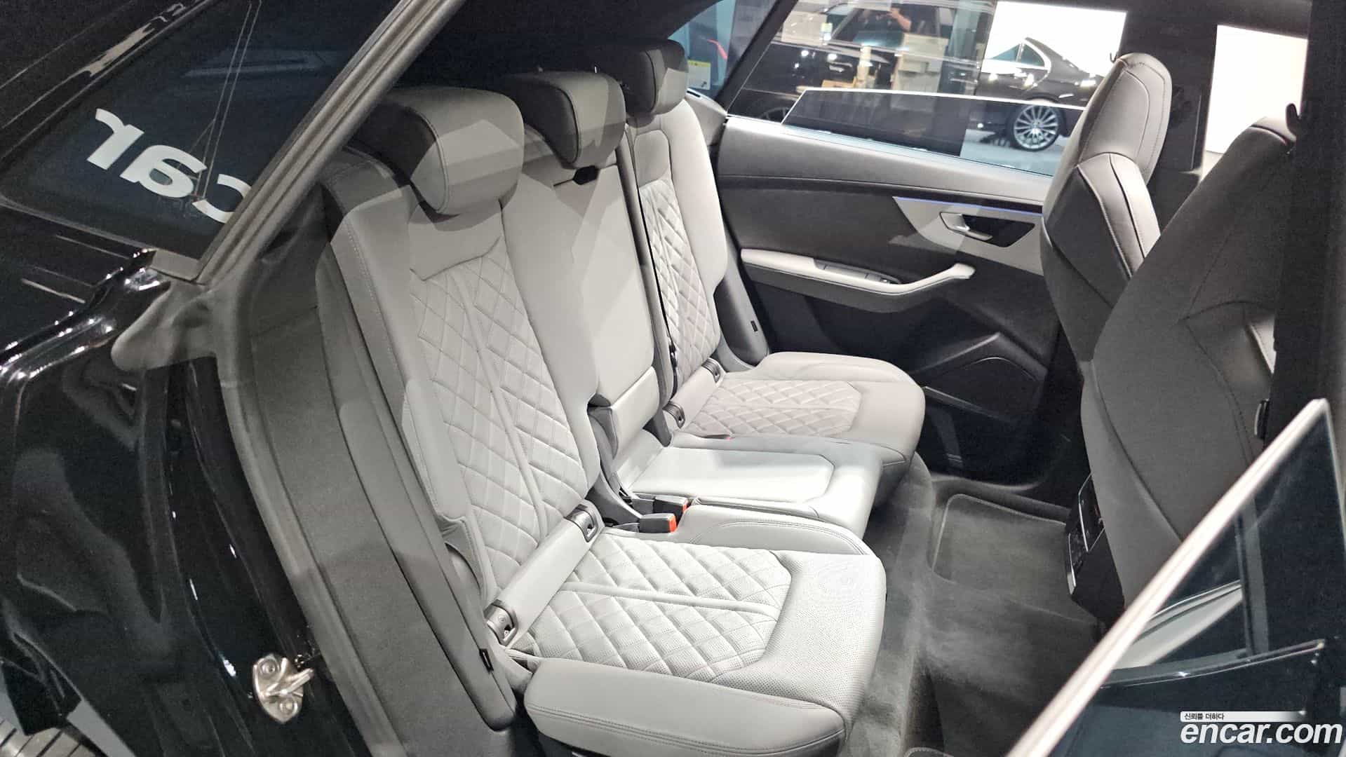 Q8 Audi 2022.11-OPTION-015