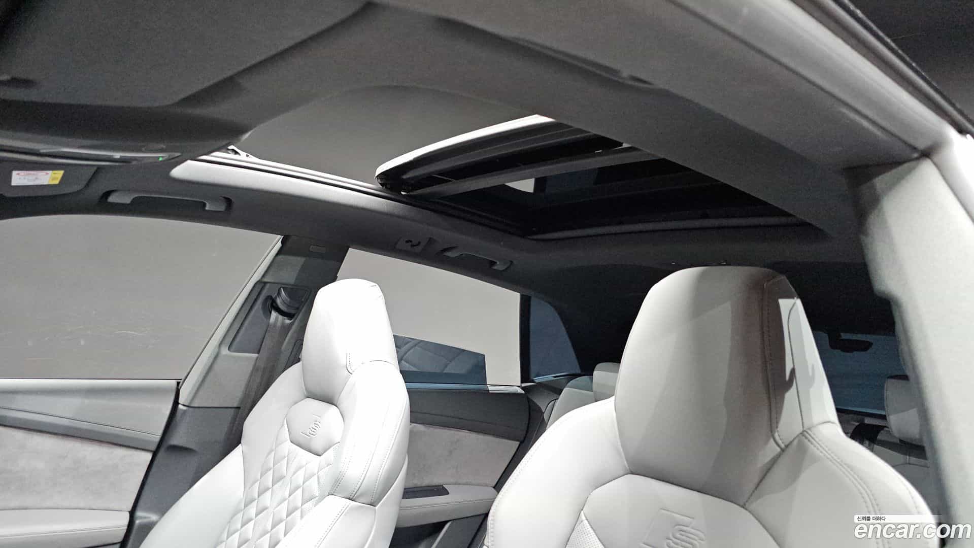 Q8 Audi 2022.11-OPTION-022