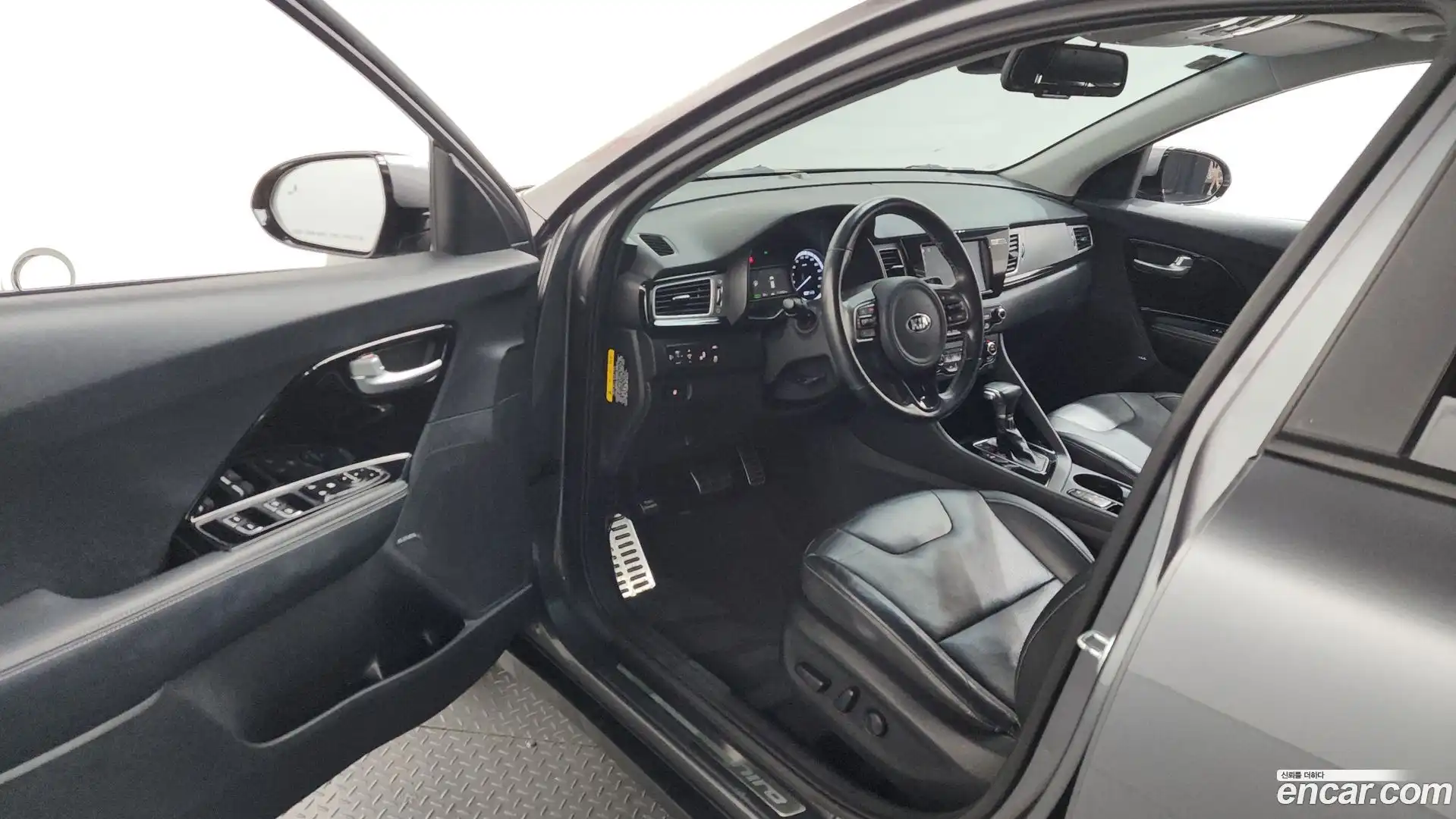 Niro Kia 2017.4-INNER-010