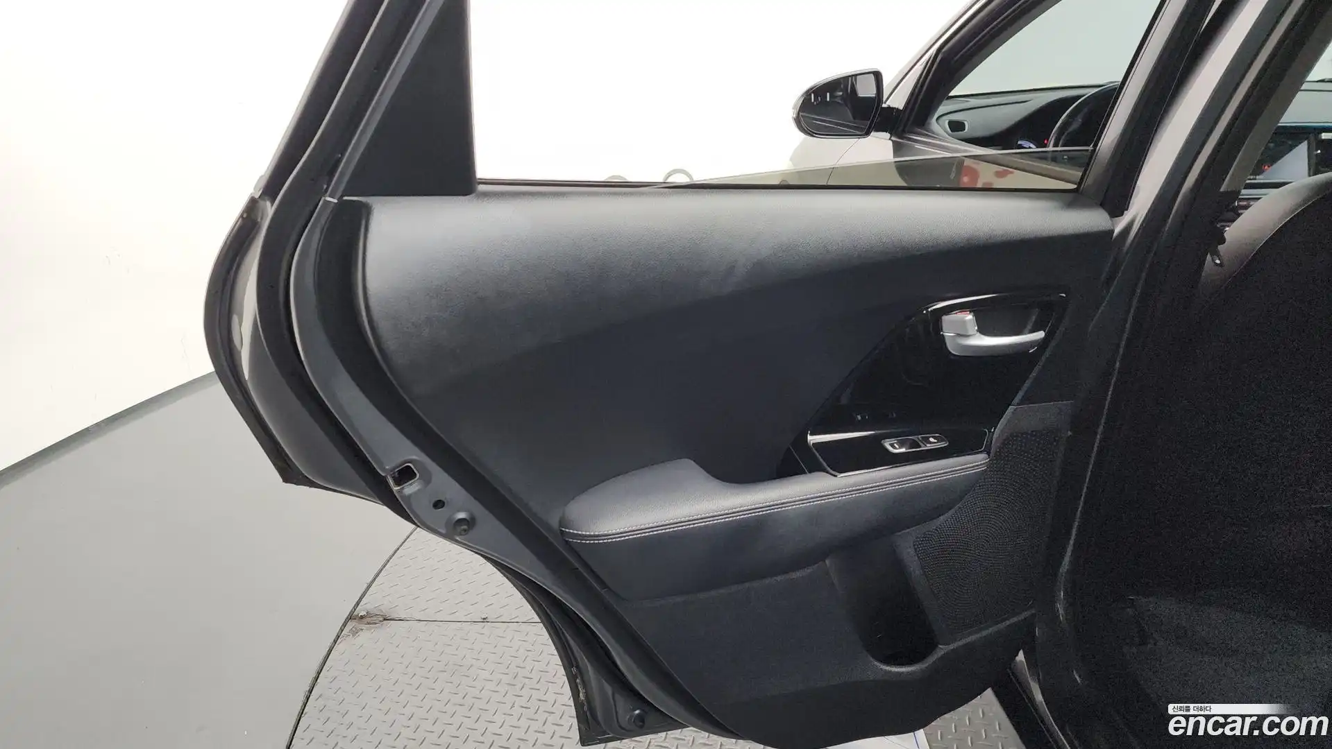 Niro Kia 2017.4-INNER-035
