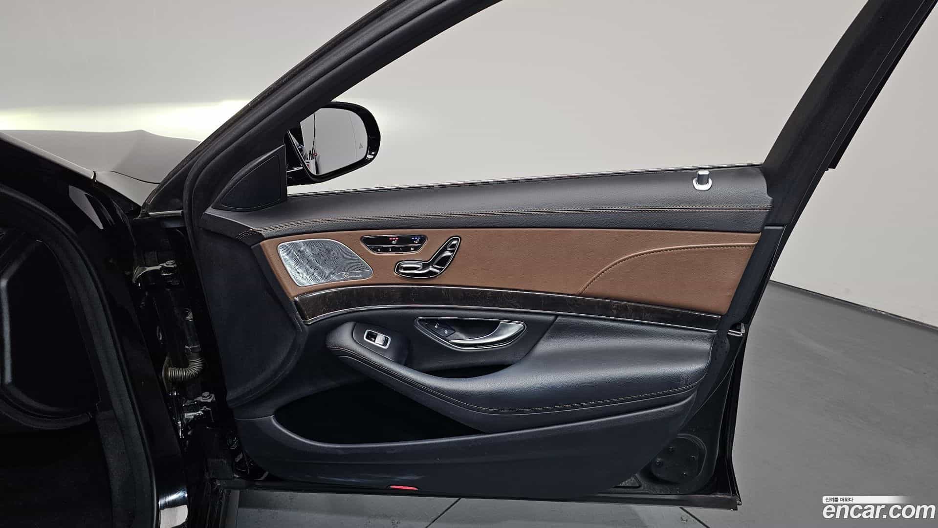 S-Class Mercedes-Benz 2017.8-INNER-034