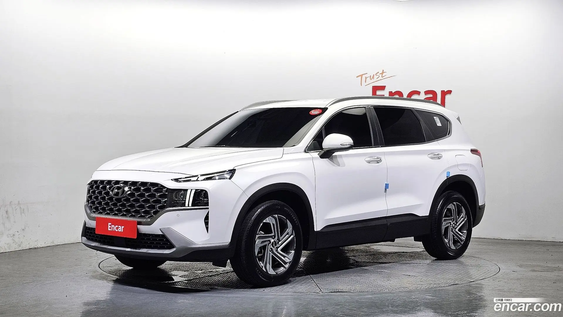 Main__Slider__Photo:Santafe Hyundai 2023.9-0