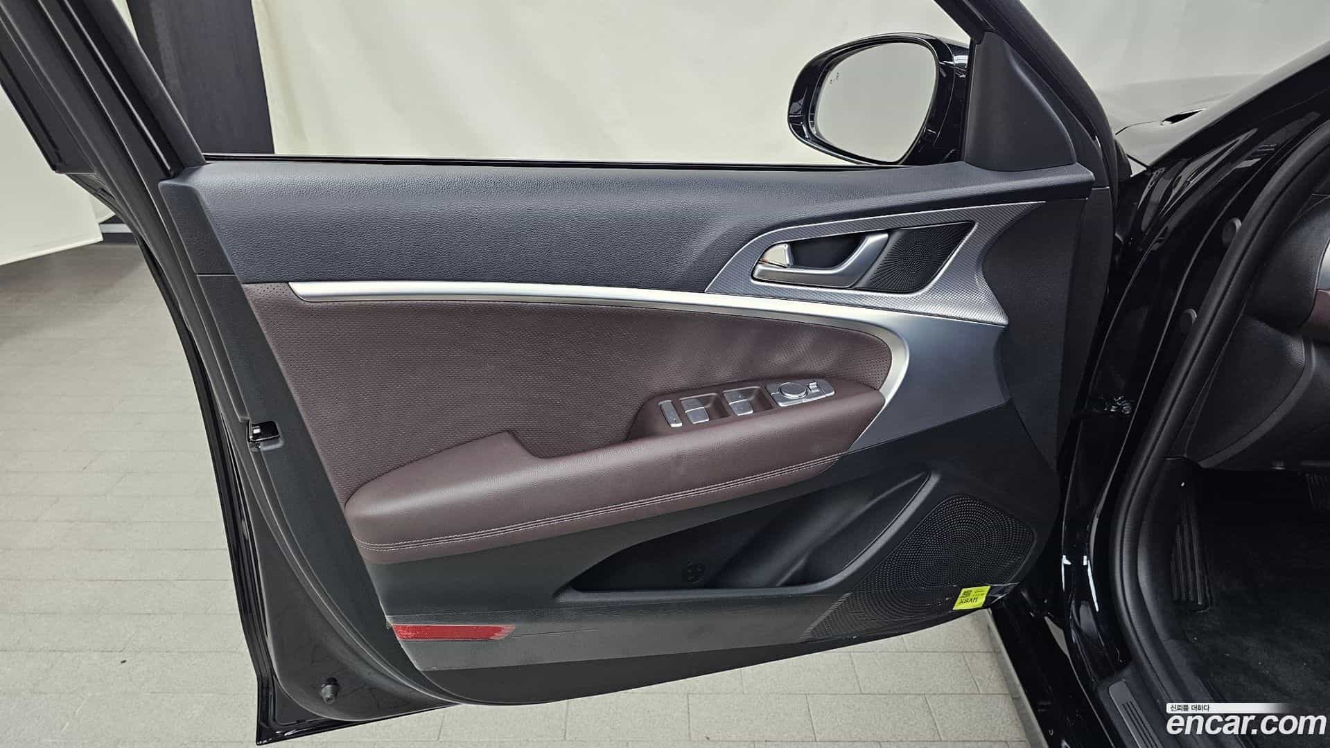 G70 Genesis 2022.2-INNER-034