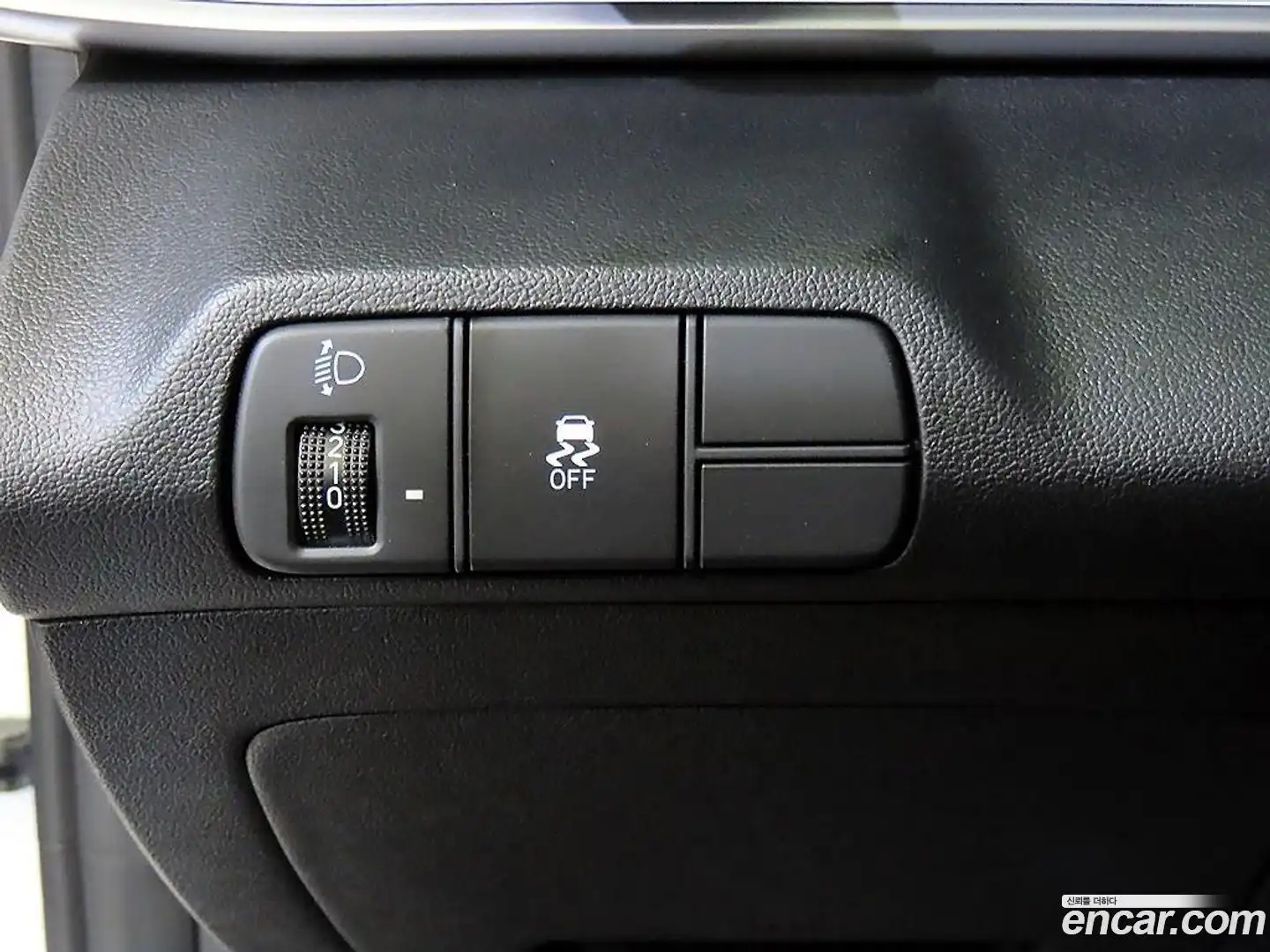 AVANTE Hyundai 2024.4-OPTION-018