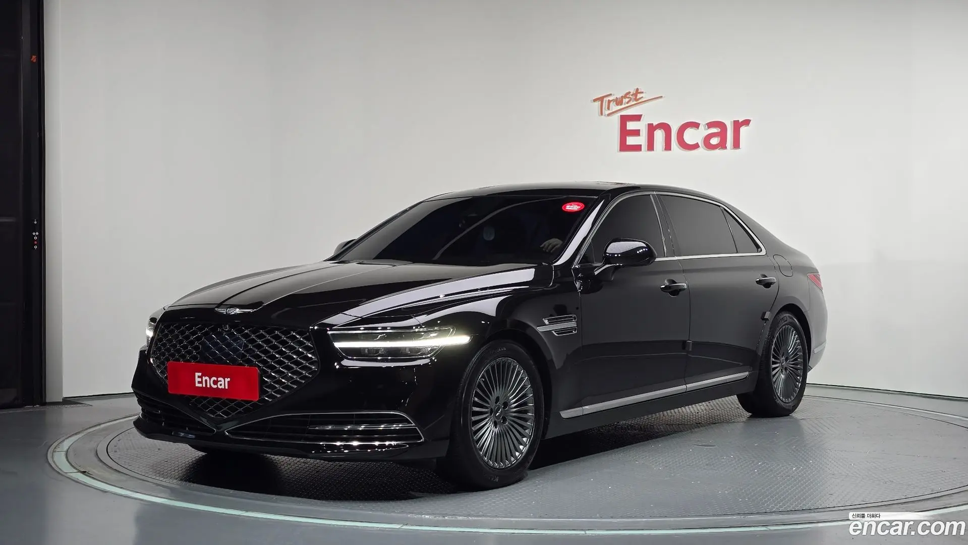Main__Slider__Photo:G90 Genesis 2019.6-0