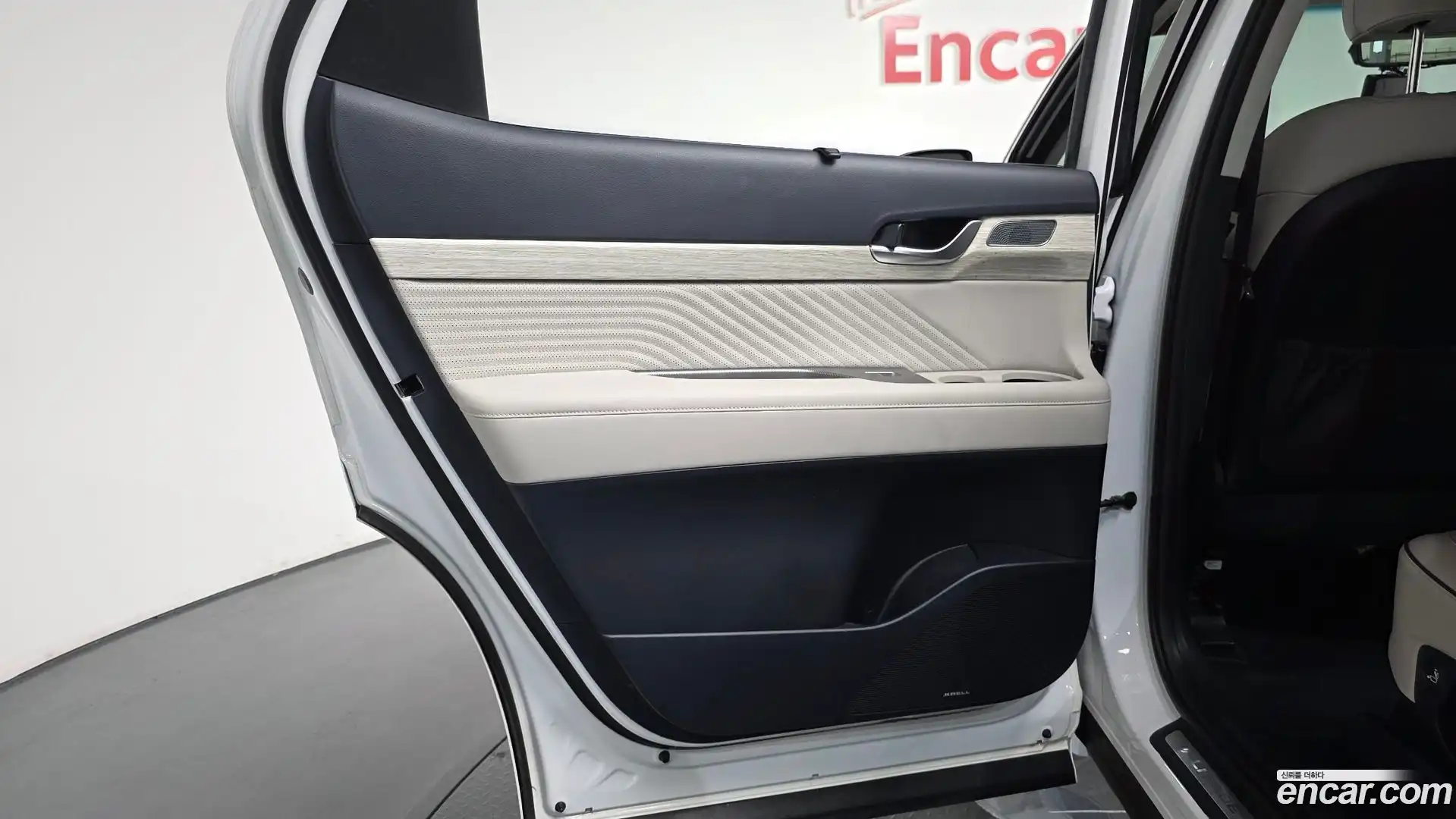 Palisade Hyundai 2023.1-INNER-035