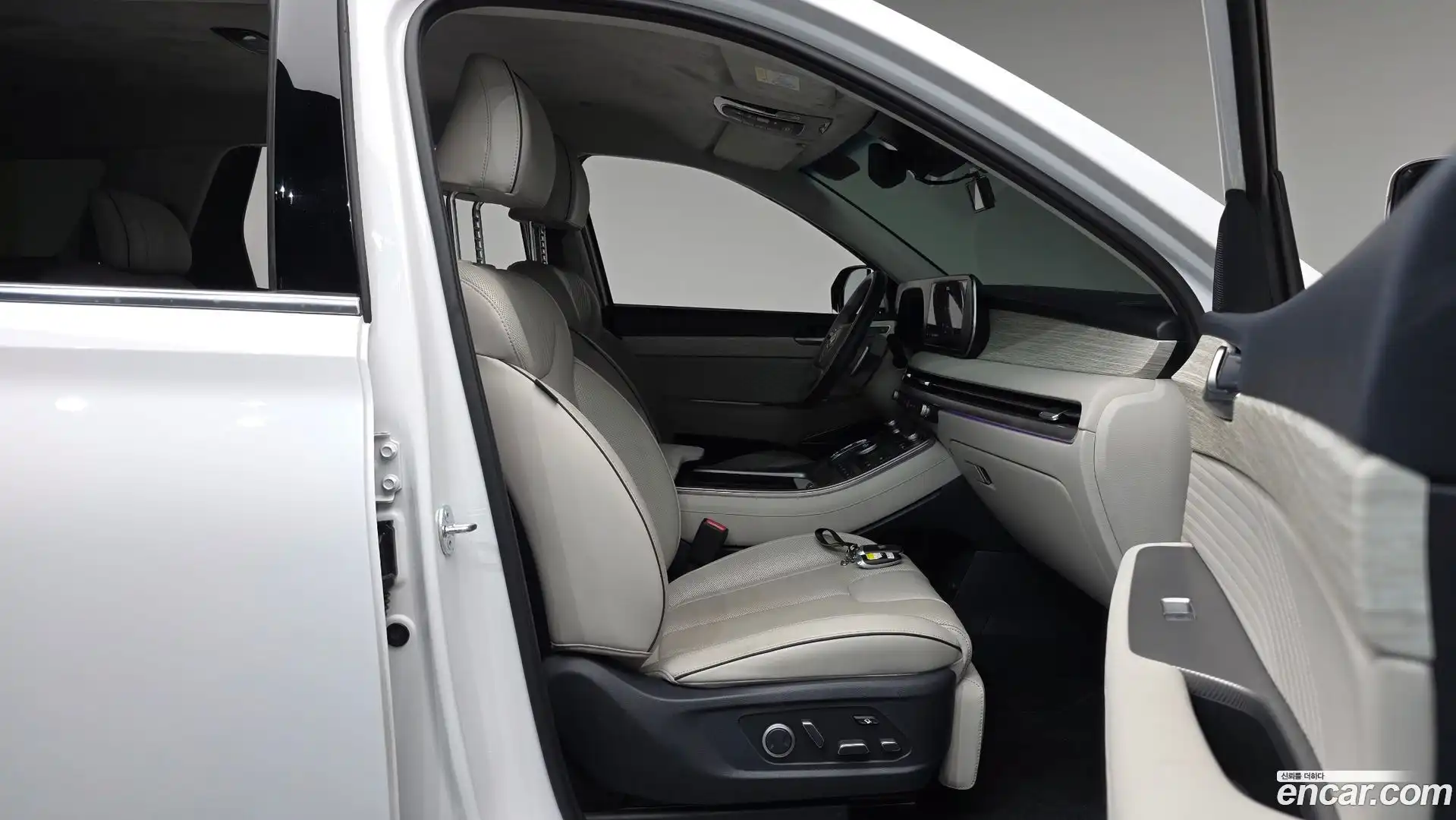 Palisade Hyundai 2023.1-INNER-036