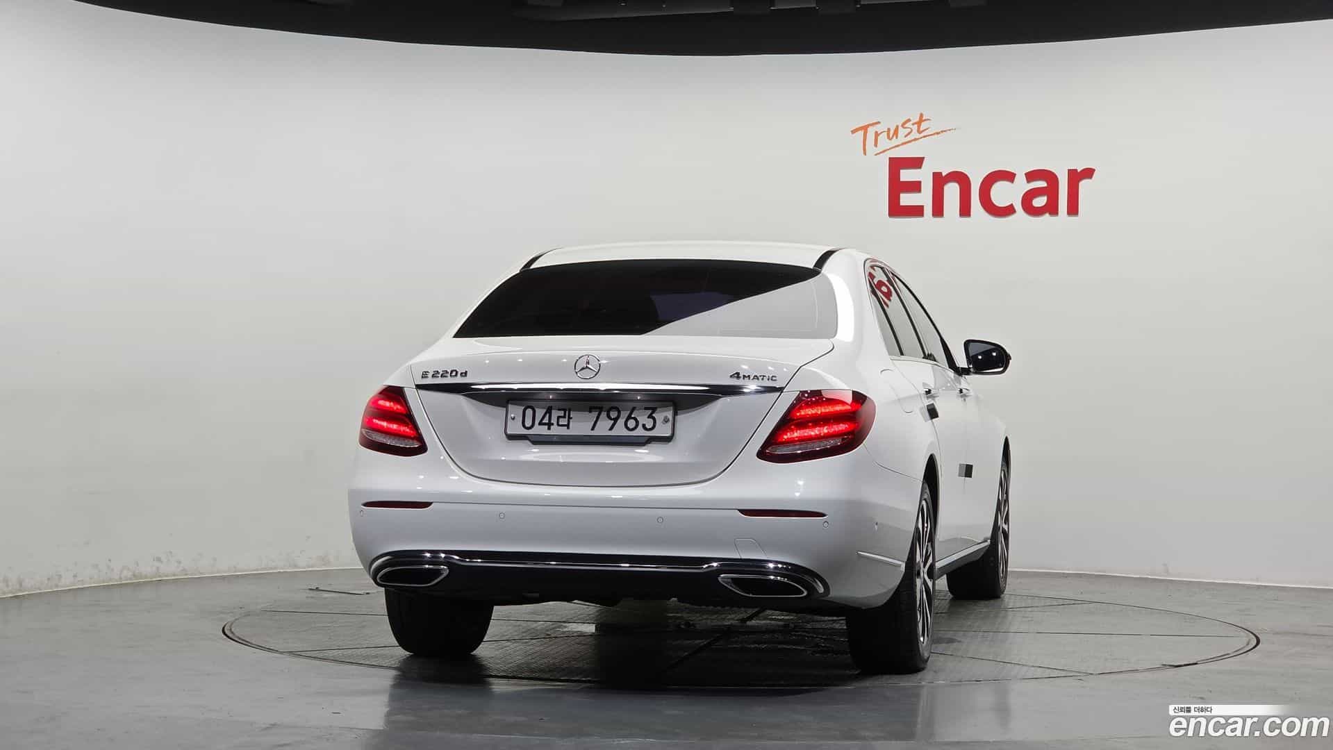 E-Class Mercedes-Benz 2018.6-OUTER-004