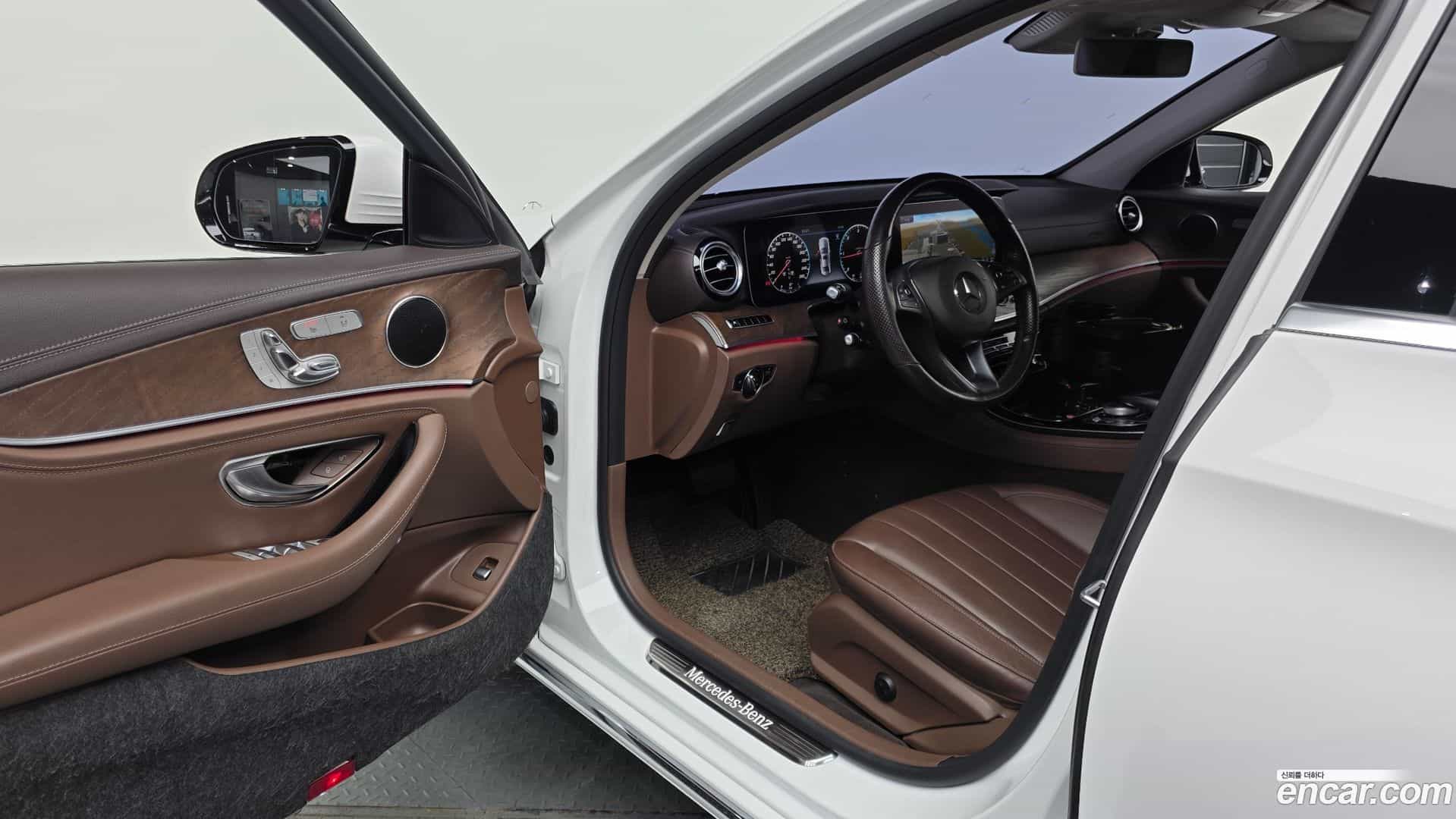 E-Class Mercedes-Benz 2018.6-INNER-010