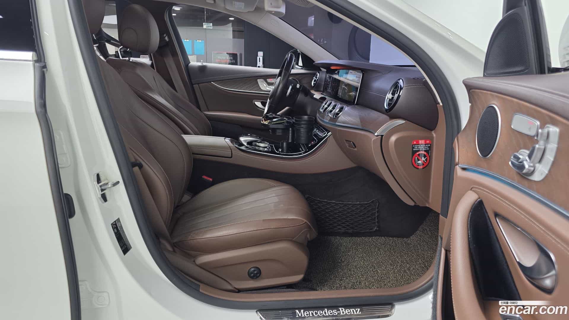 E-Class Mercedes-Benz 2018.6-OPTION-015