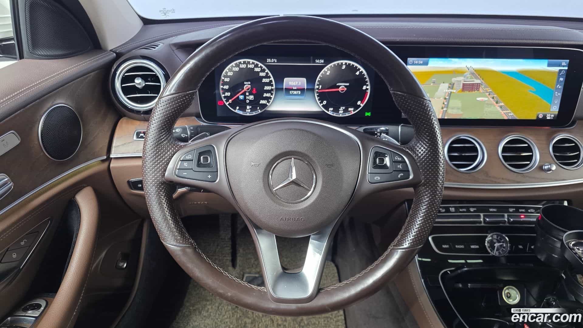 E-Class Mercedes-Benz 2018.6-OPTION-017