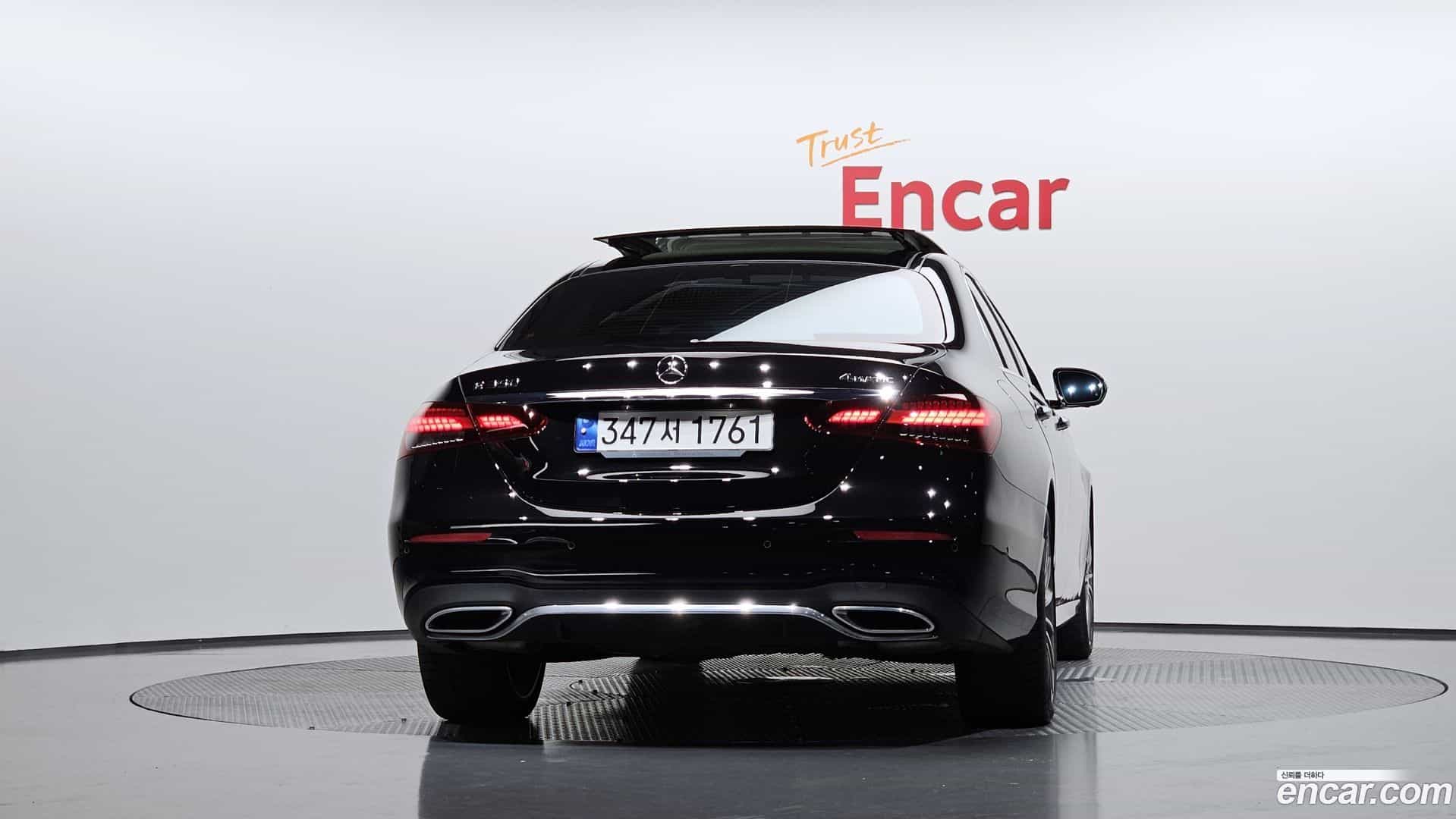 E-Class Mercedes-Benz 2022.8-OUTER-004