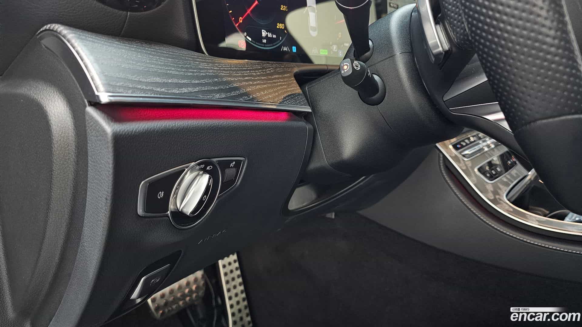 E-Class Mercedes-Benz 2022.8-OPTION-021