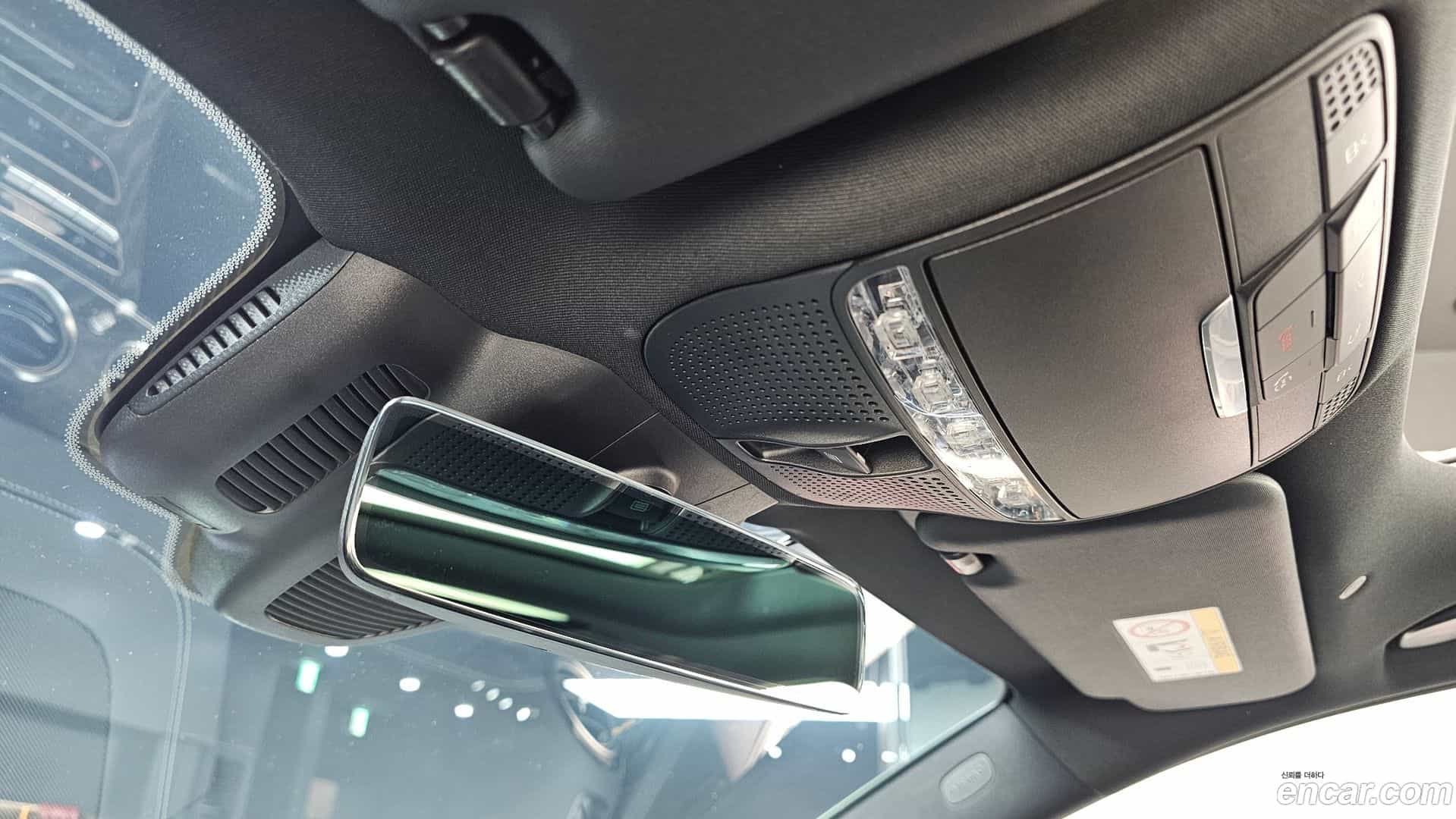 E-Class Mercedes-Benz 2022.8-OPTION-022