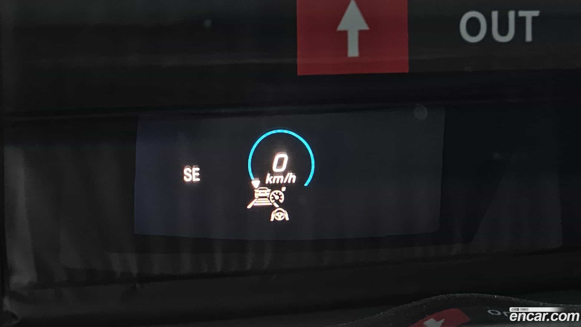 E-Class Mercedes-Benz 2022.8-OPTION-040