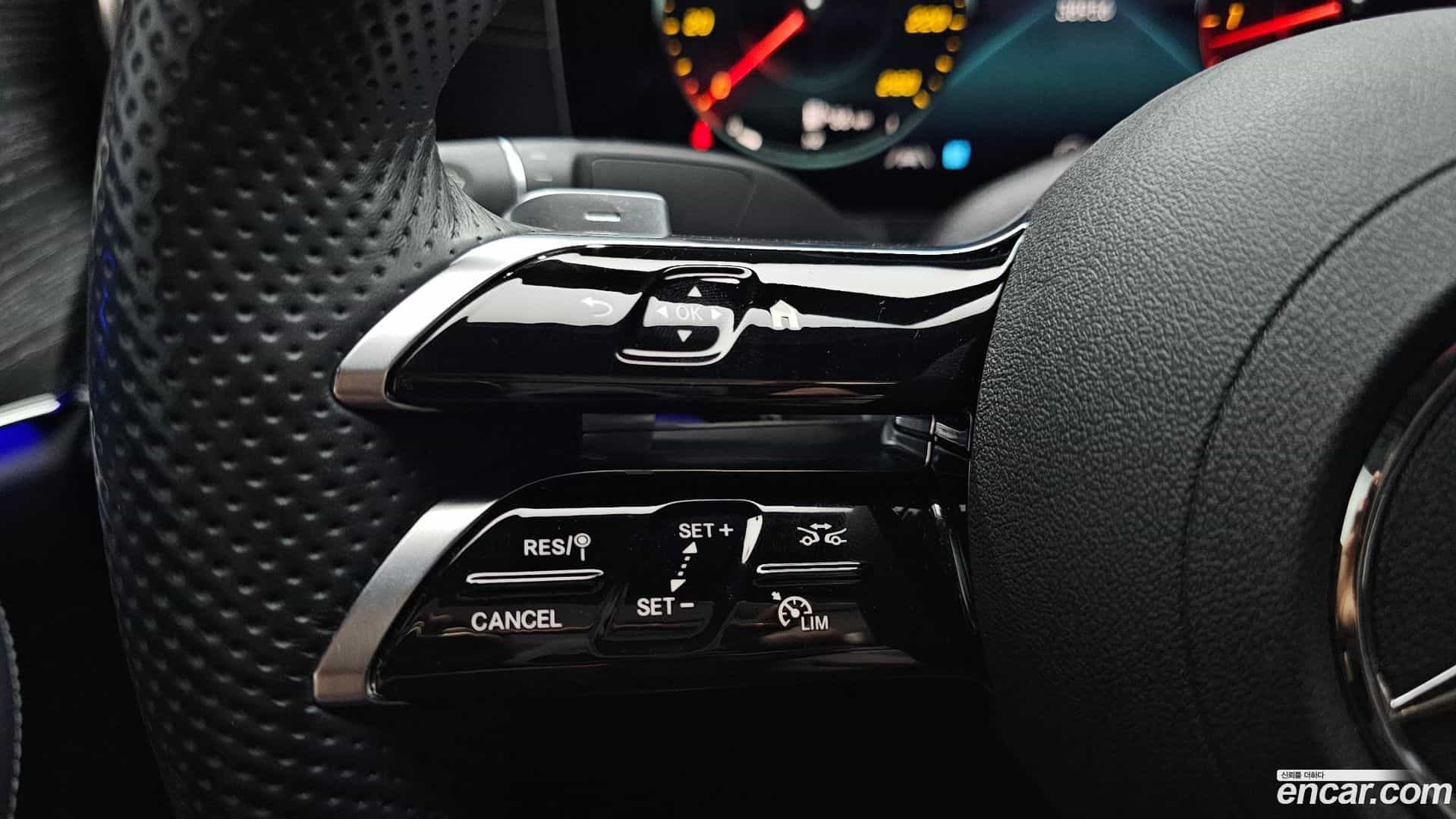 E-Class Mercedes-Benz 2022.8-OPTION-041