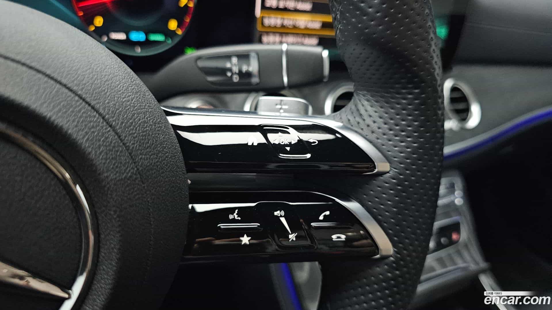 E-Class Mercedes-Benz 2022.8-OPTION-042