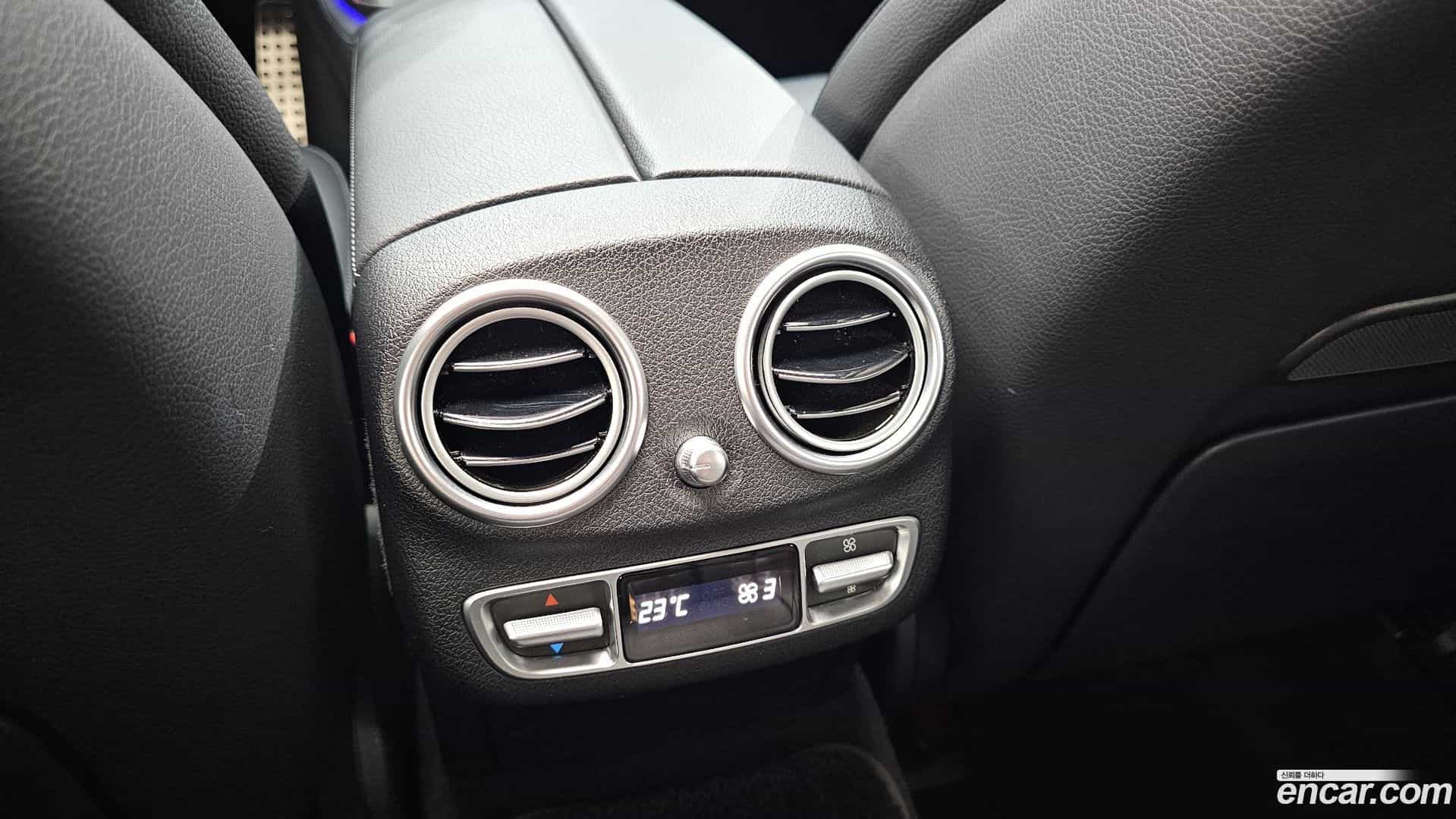 E-Class Mercedes-Benz 2022.8-OPTION-046