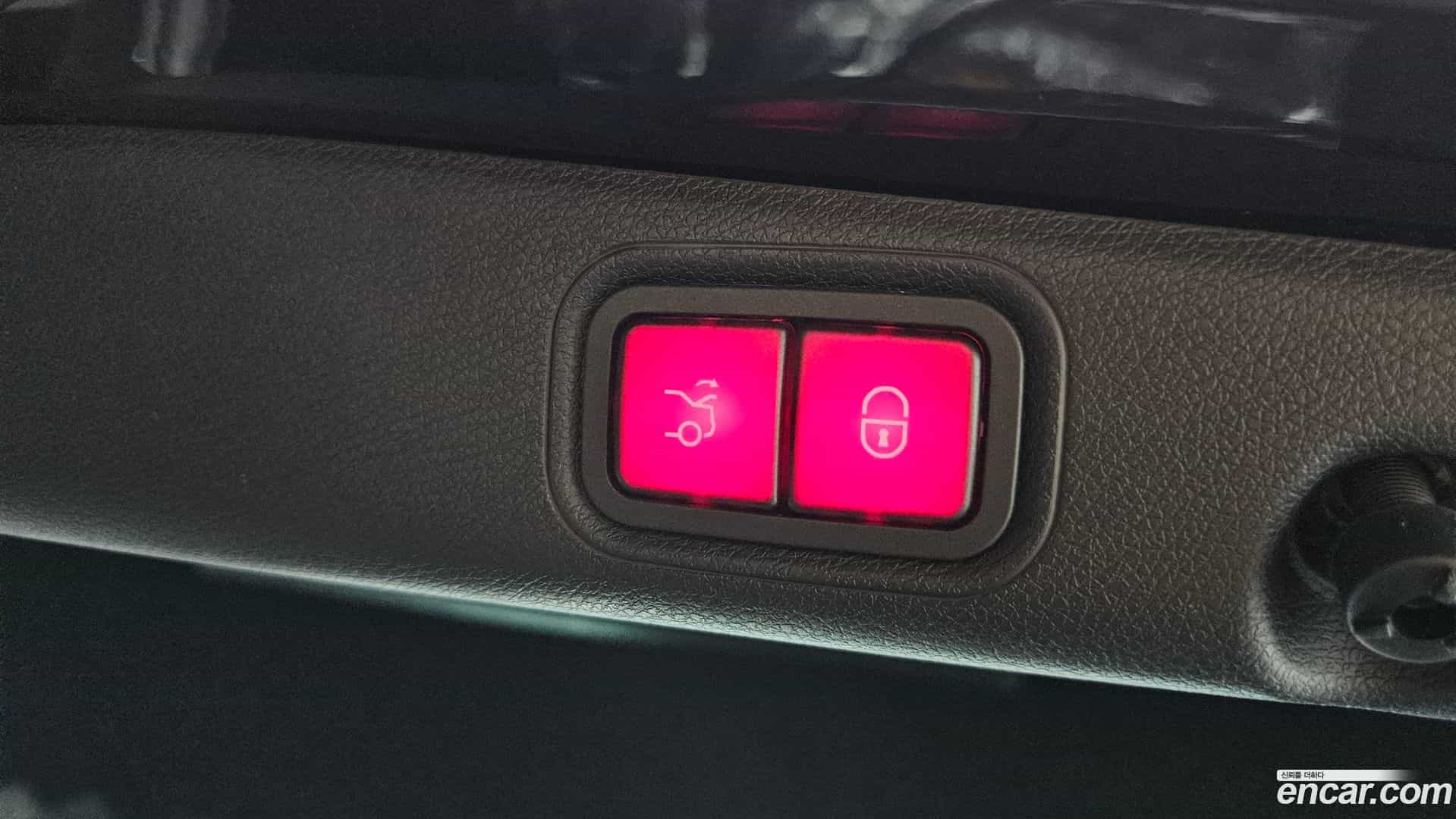 E-Class Mercedes-Benz 2022.8-OPTION-047
