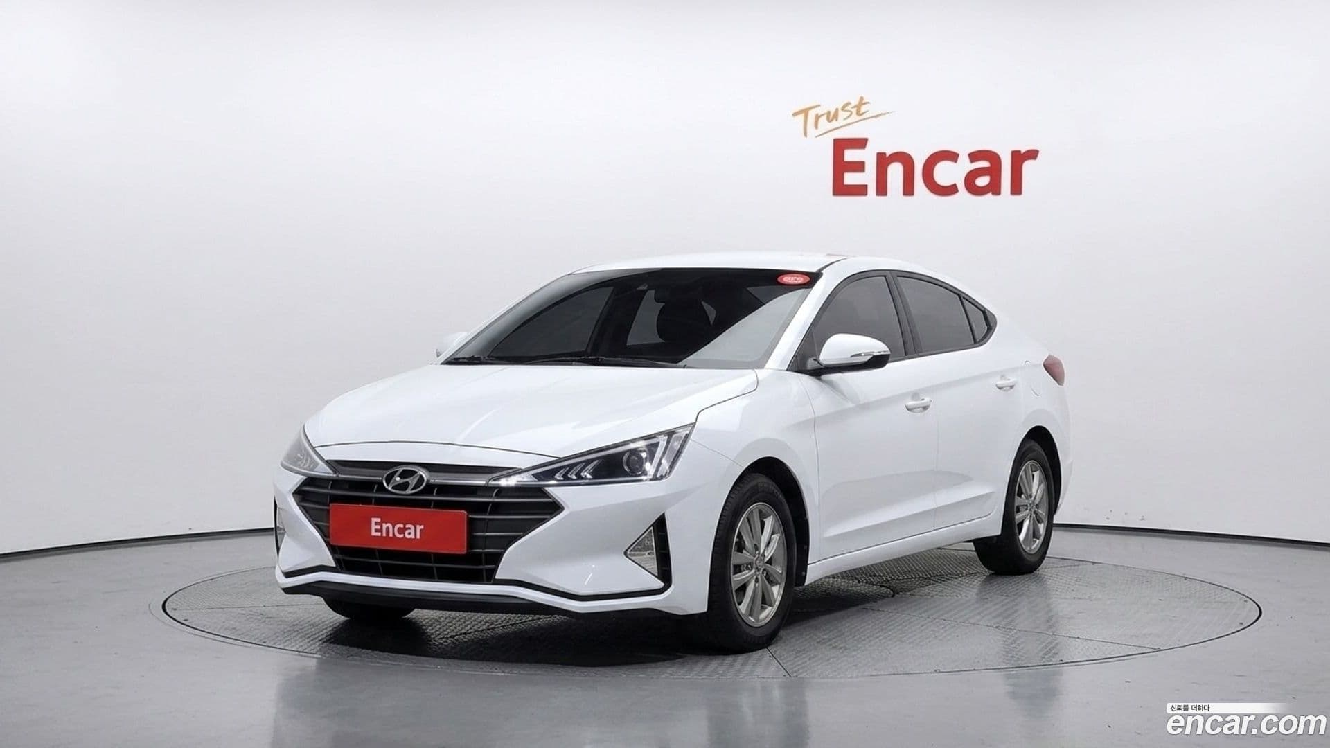 Main__Slider__Photo:AVANTE Hyundai 2019.4-0